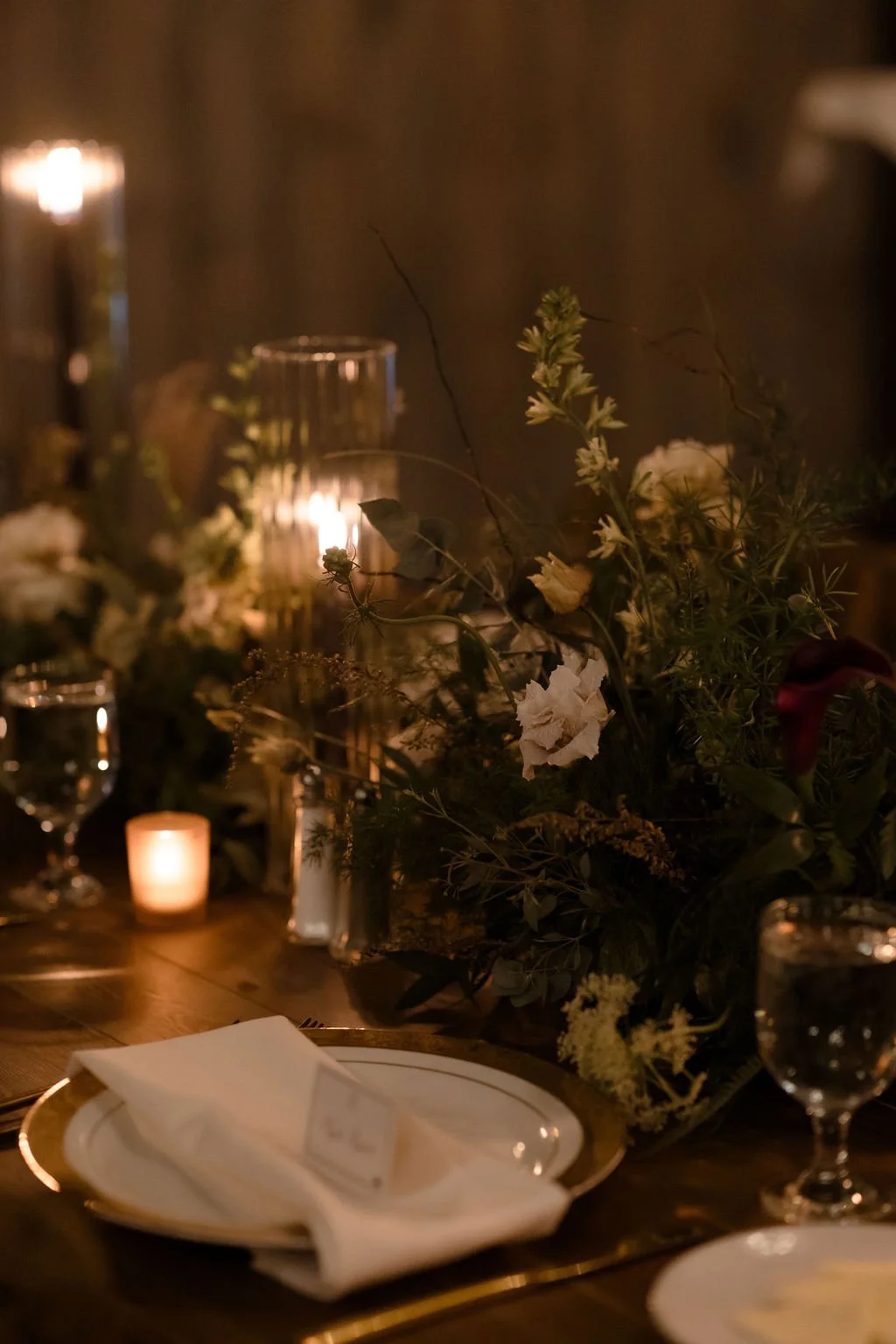 Fall-Wedding-Autumn-at-Falls-Creek-Farm-gorgeous-flowers-table-setting.jpg