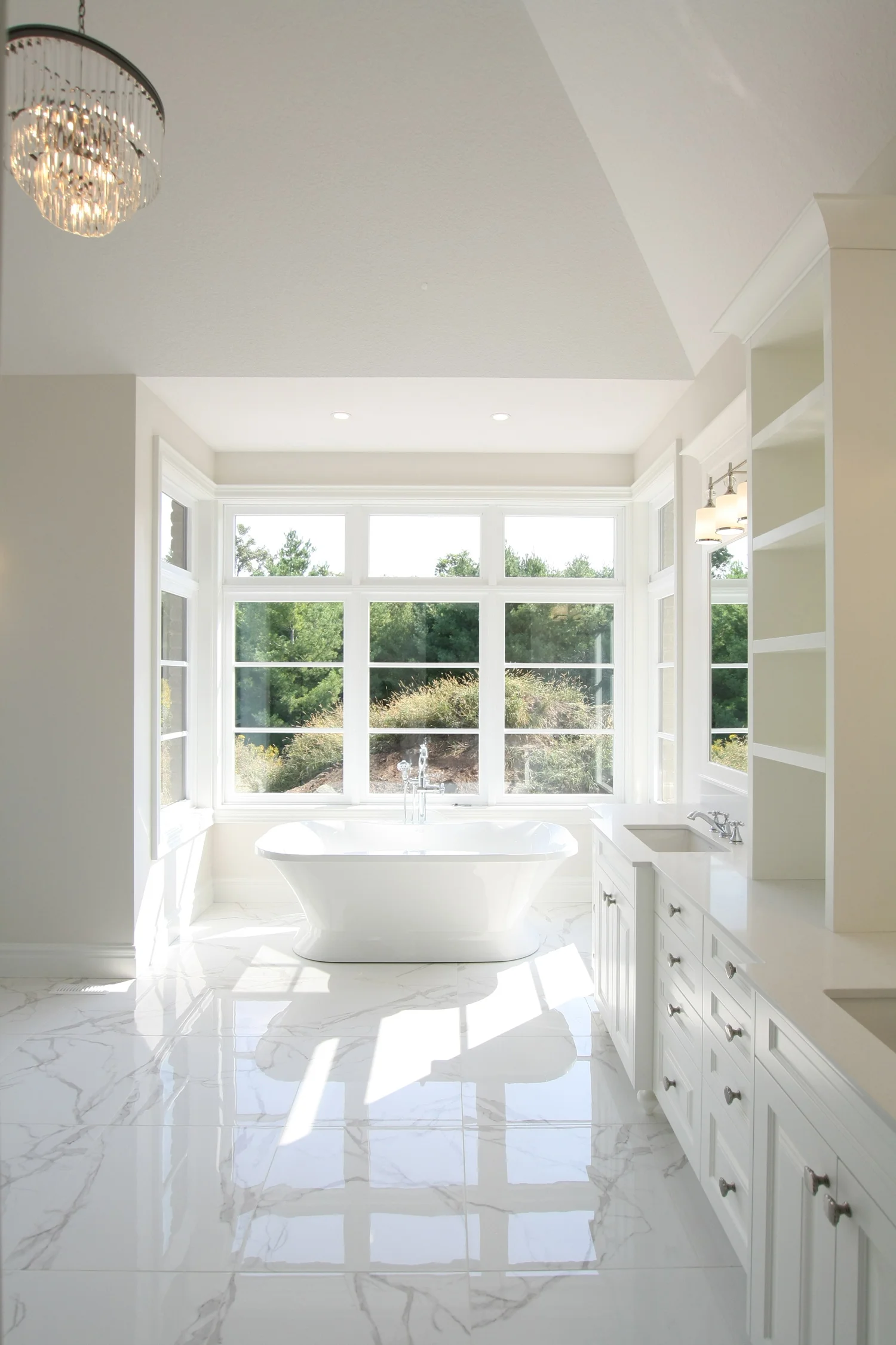 Spacious Ensuite Bath