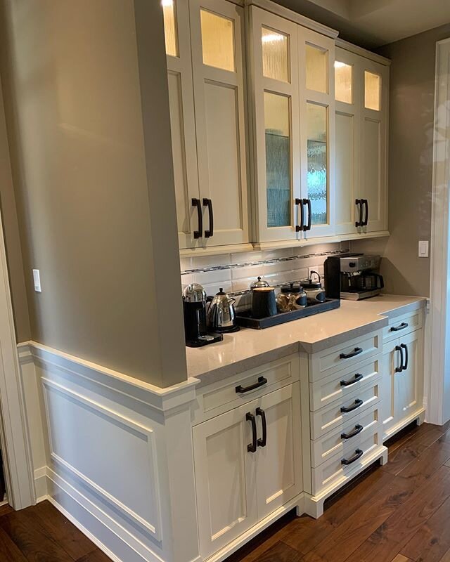 Custom designed &ldquo;butler&rsquo;s pantry&rdquo; - just need to work on hiring that butler😂 #butlerspantry #functional #customhomes #londonont #designyourown