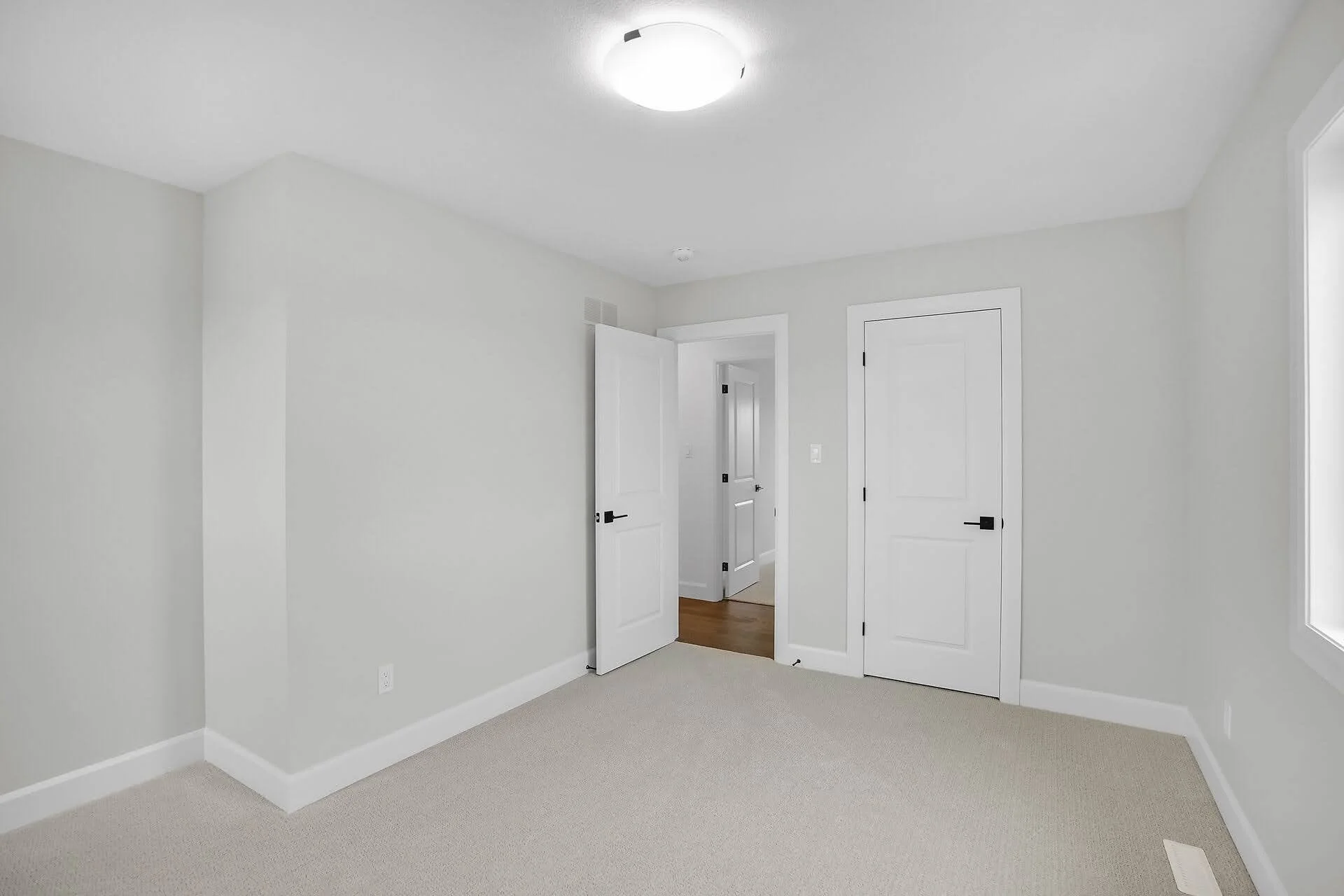 virtual-tour-356032-147.jpg