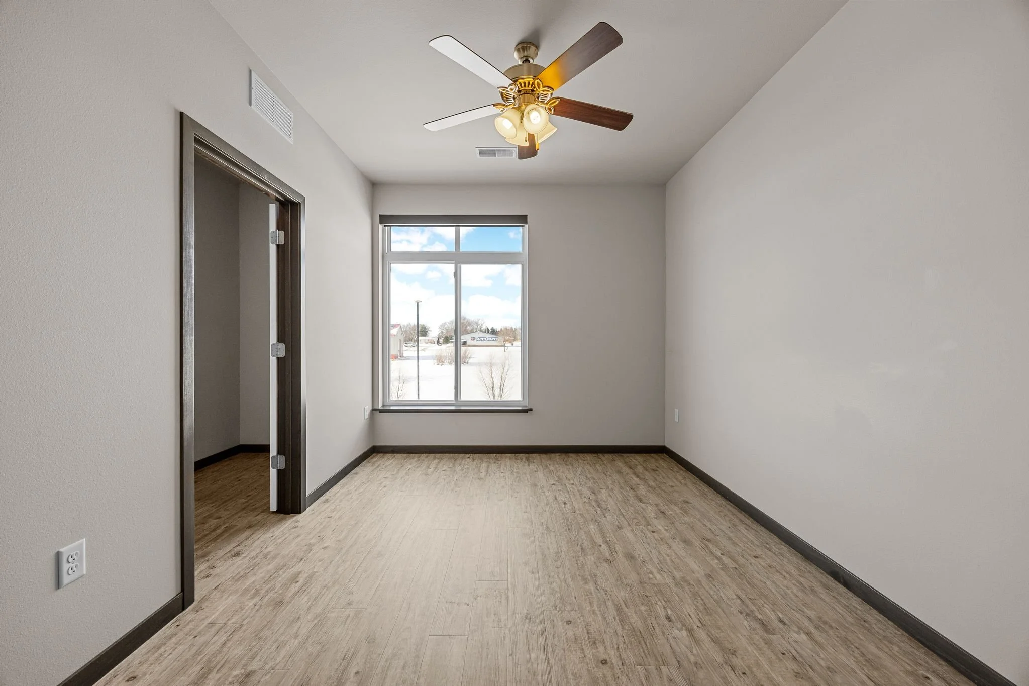 32_950_Commercial_St (31 of 33).jpg