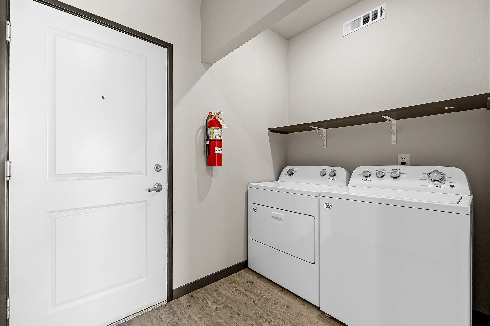 6_950_Commercial_St (5 of 33).jpg