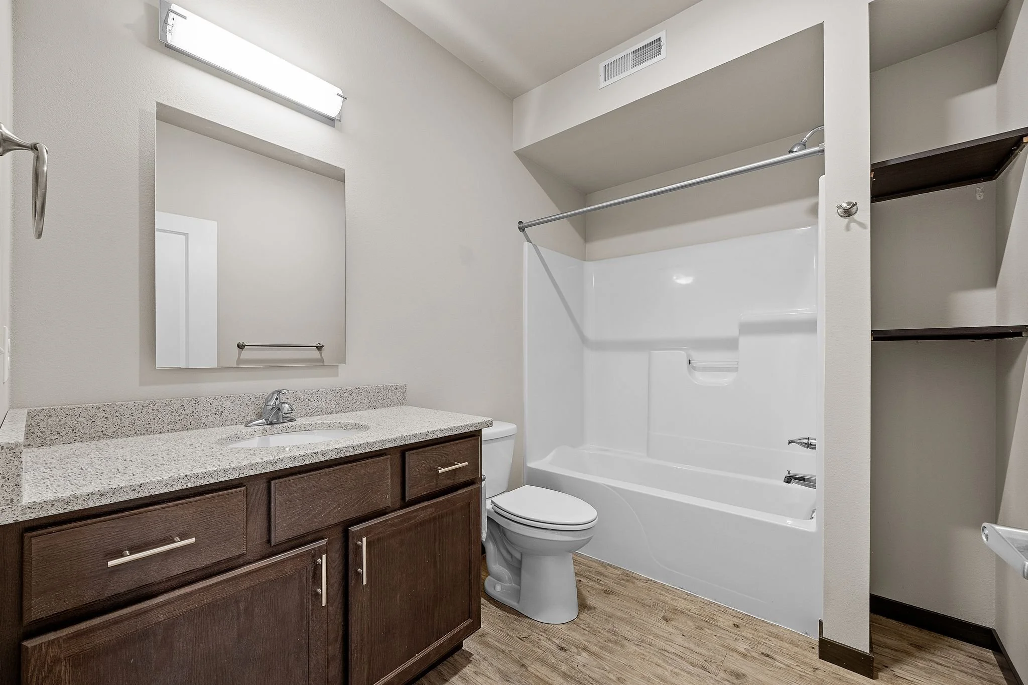 7_950_Commercial_St (6 of 33).jpg