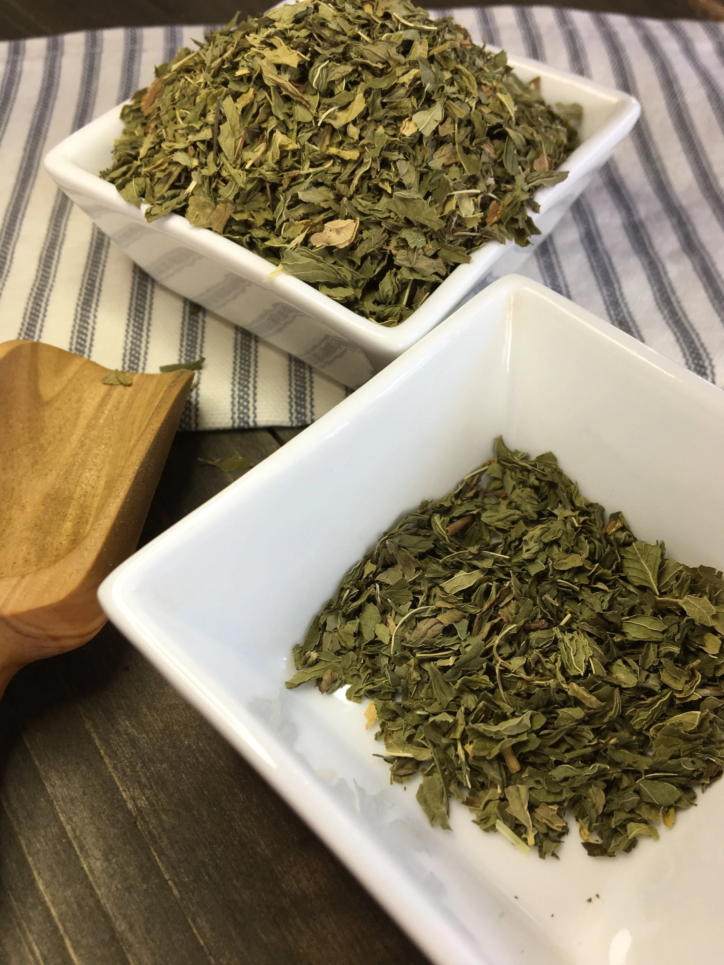Herbal remedies for beginners. How to make a tea and an herbal infusion | Mossy Meadow Farm