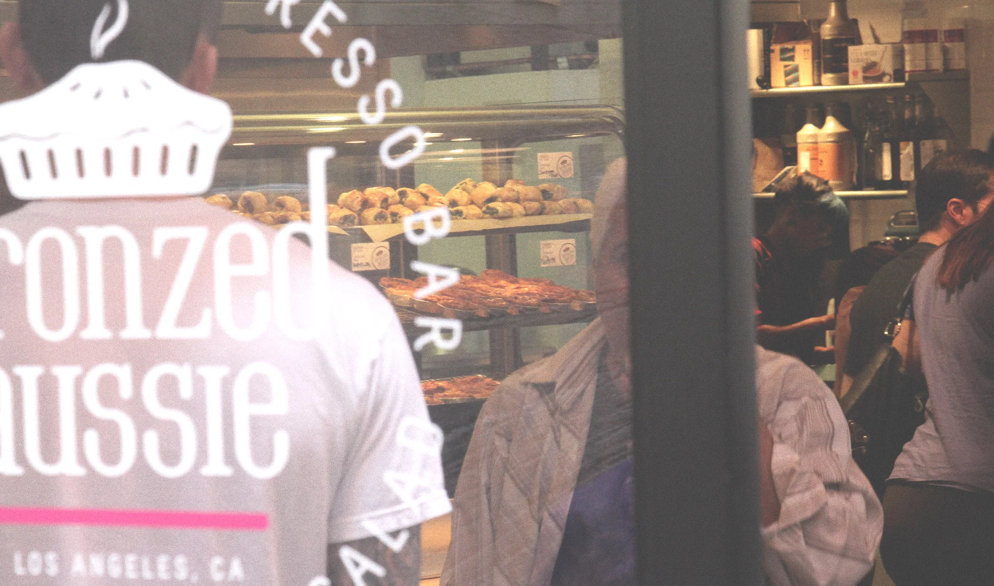 When we met Samantha, we quickly discovered that her pies are amazing, her shop is all about atmosphere… no use over thinking it, lets just bring that to life.
