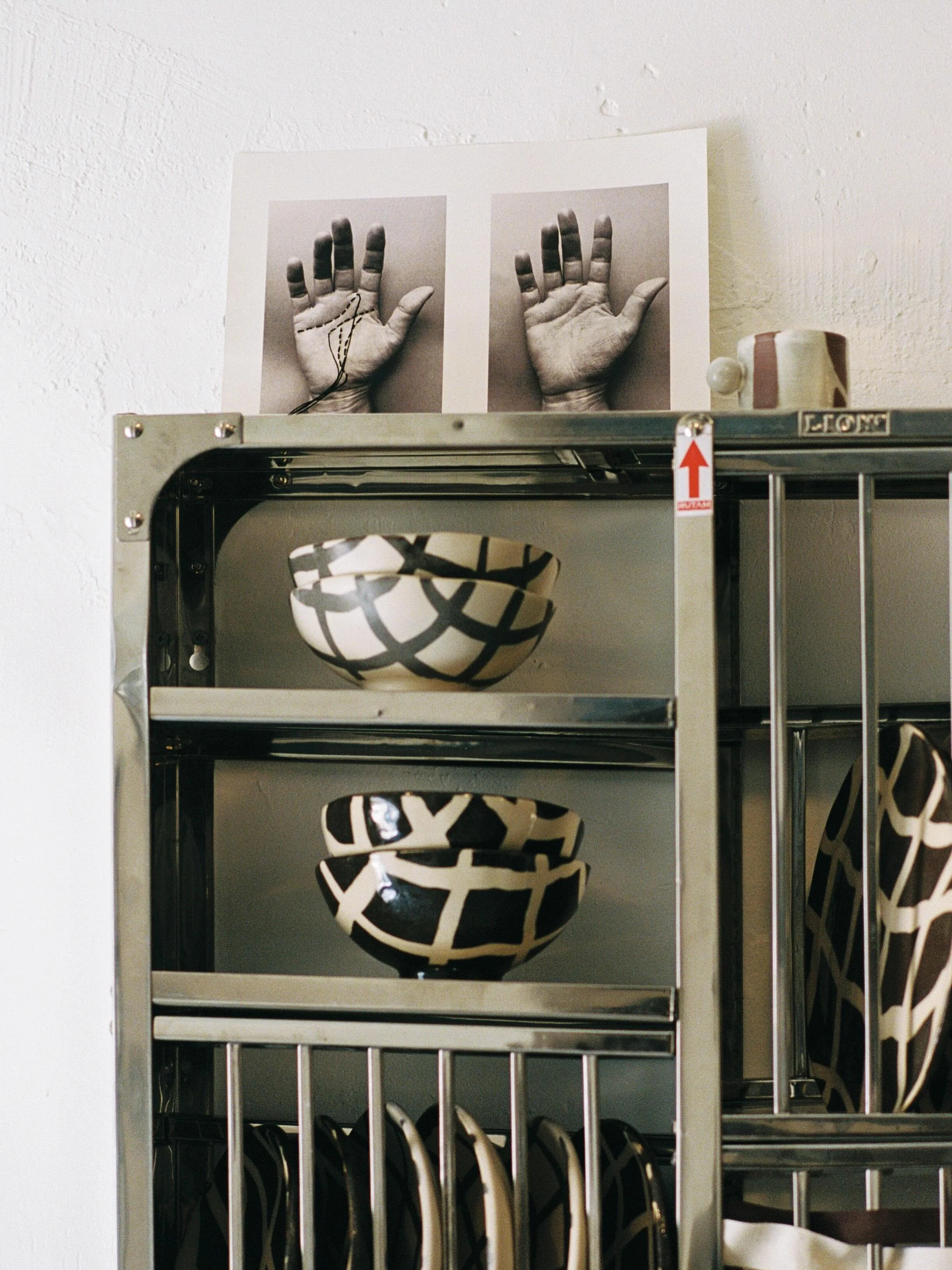 Come and see CONJUNTO, a beautiful group show held at @studio_mirante for @lisbondesignweek . 
A memory of my paternal grandmother inspired the creation of this tableware serie 🤍

&lsquo;Jogo de Fiar&rsquo;

The movement of lines, the flow of time. 