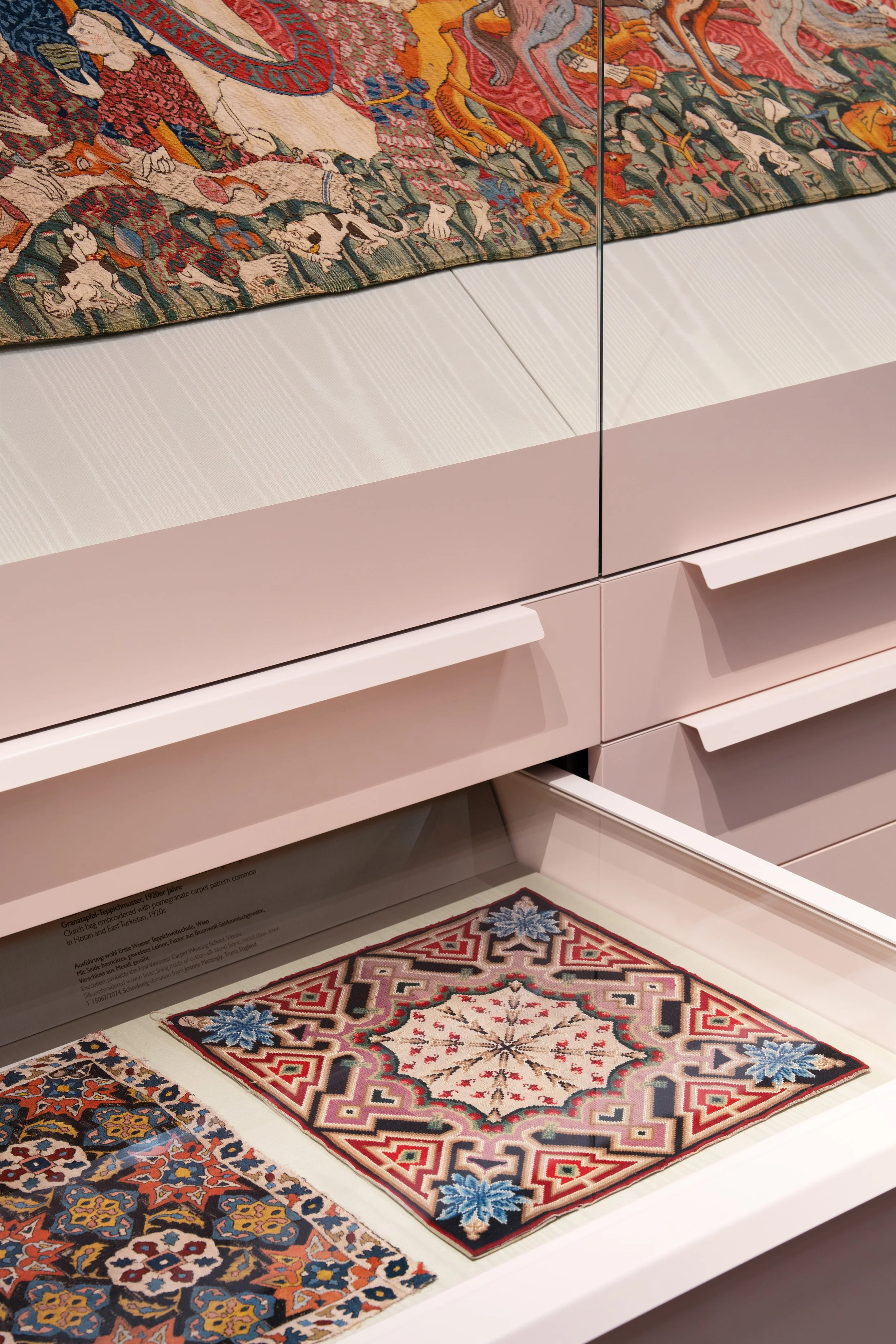 12_MAK_Schausammlung_Textilien_und_Teppiche_2026.jpg
