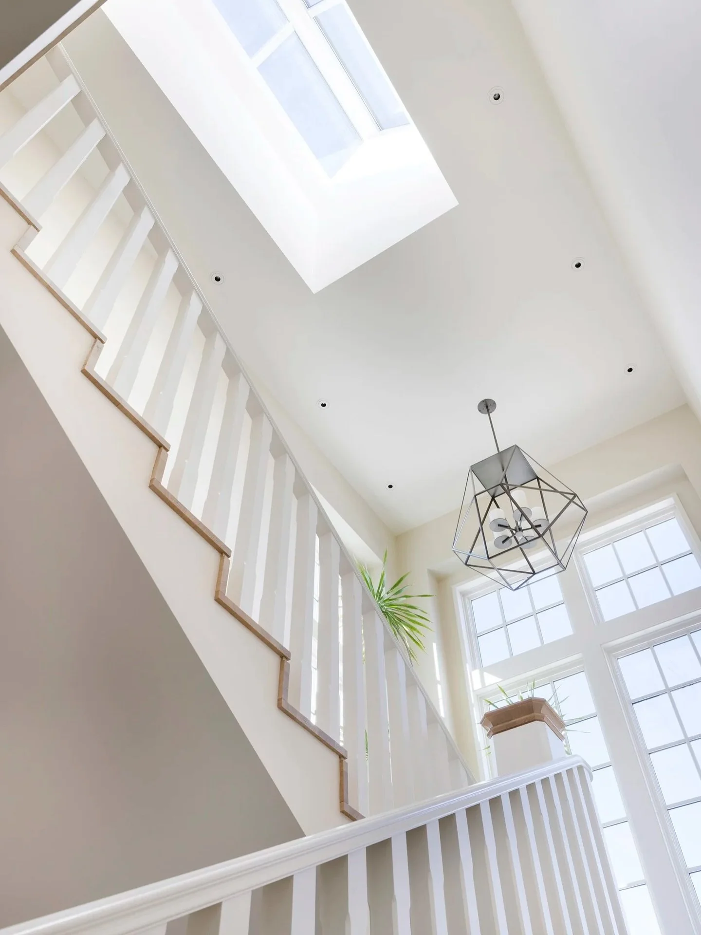 As the days grow longer and the light lingers a little more each evening, we&rsquo;re reminded how much there is to be grateful for. Small moments of warmth, change and growth have us feeling eager for what&rsquo;s to come! 
.
.
Architecture- @charli