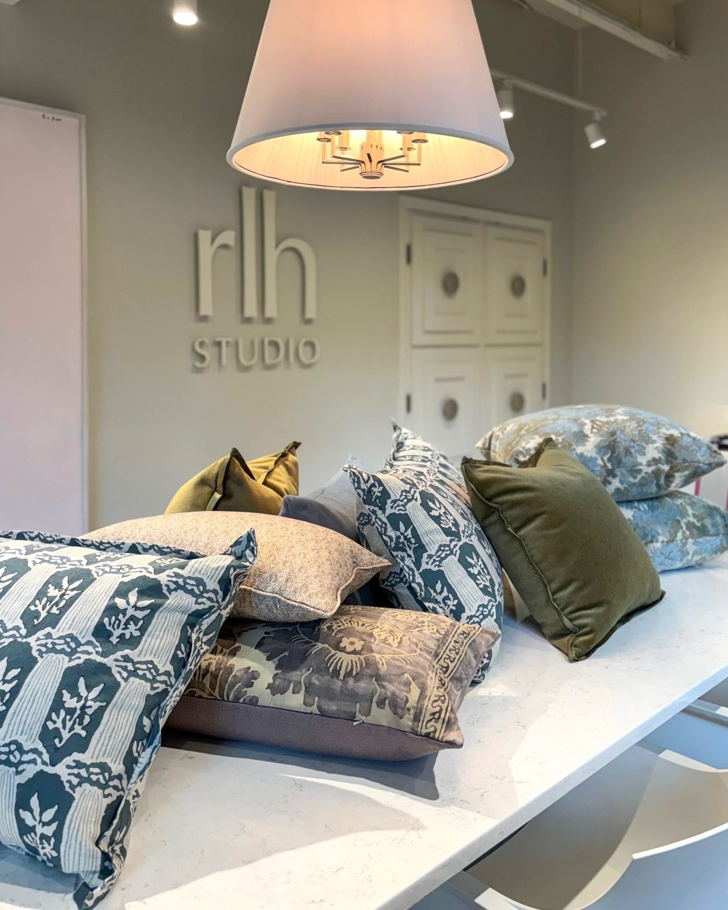 We&rsquo;re kicking off the new year with a fresh pillow delivery for our Rocky Mountain Comfort project located in beautiful Montana. Earthy, tailored, rustic, traditional, warm, cool, masculine, feminine... we love when a design dabbles in a variet