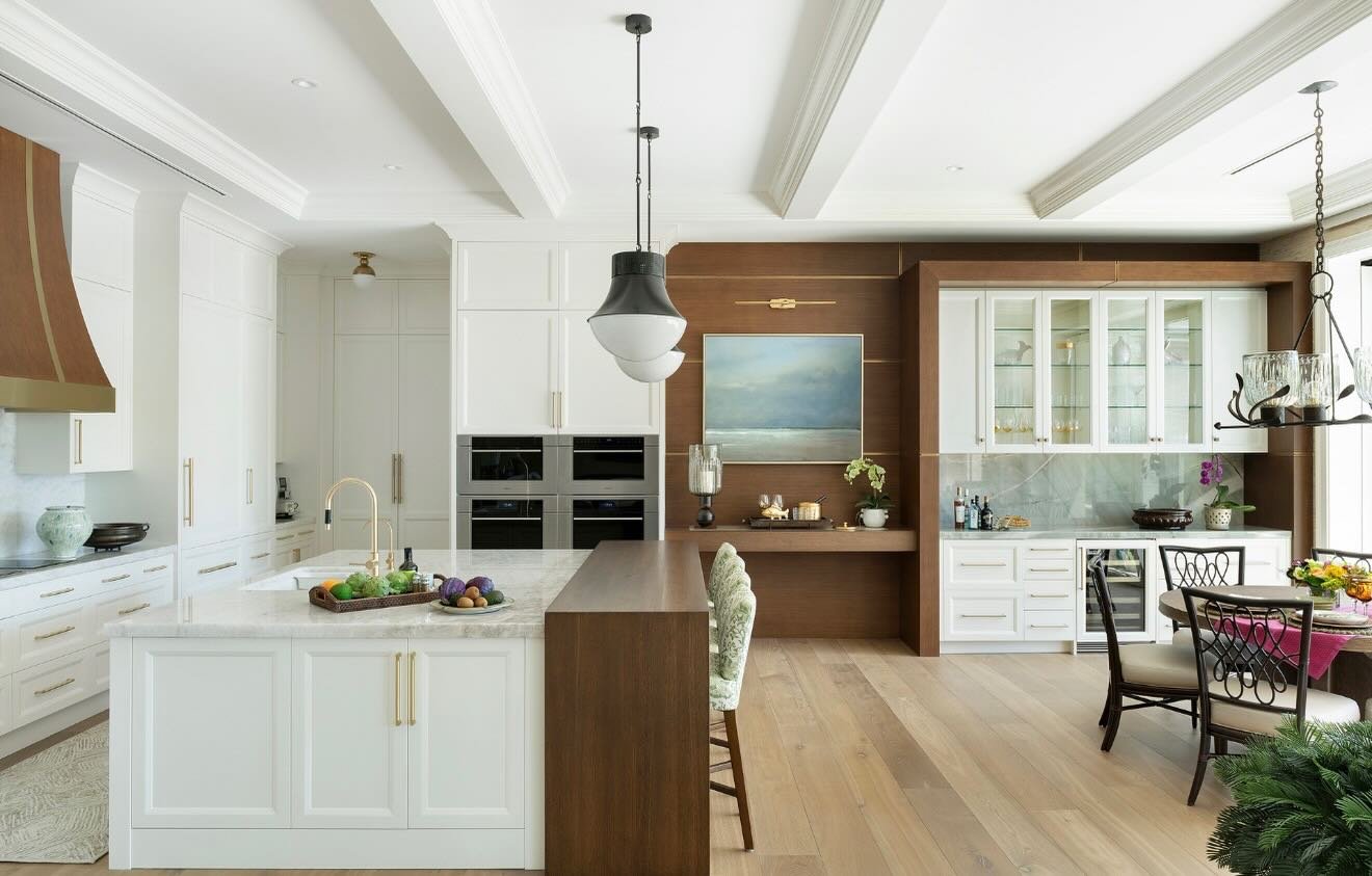 There&rsquo;s nothing quite like having a well-designed kitchen to make daily living a breeze. With thoughtful layout and ample space, it becomes the heart of the home.

Architect: Kukk Architecture &amp; Design 
General Contractor: @bcbhomes 
photog