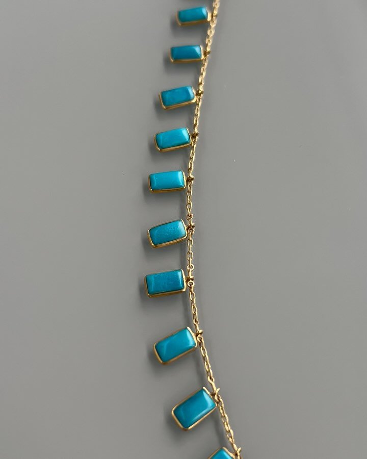 Check out this gorgeous Sleeping Beauty Turquoise Cushion Fringe Necklace set in 18k by @kotharidesign! Fun fact: the Sleeping Beauty turquoise mine closed down back in 2012. This type of turquoise is super rare and known for its solid color with no 