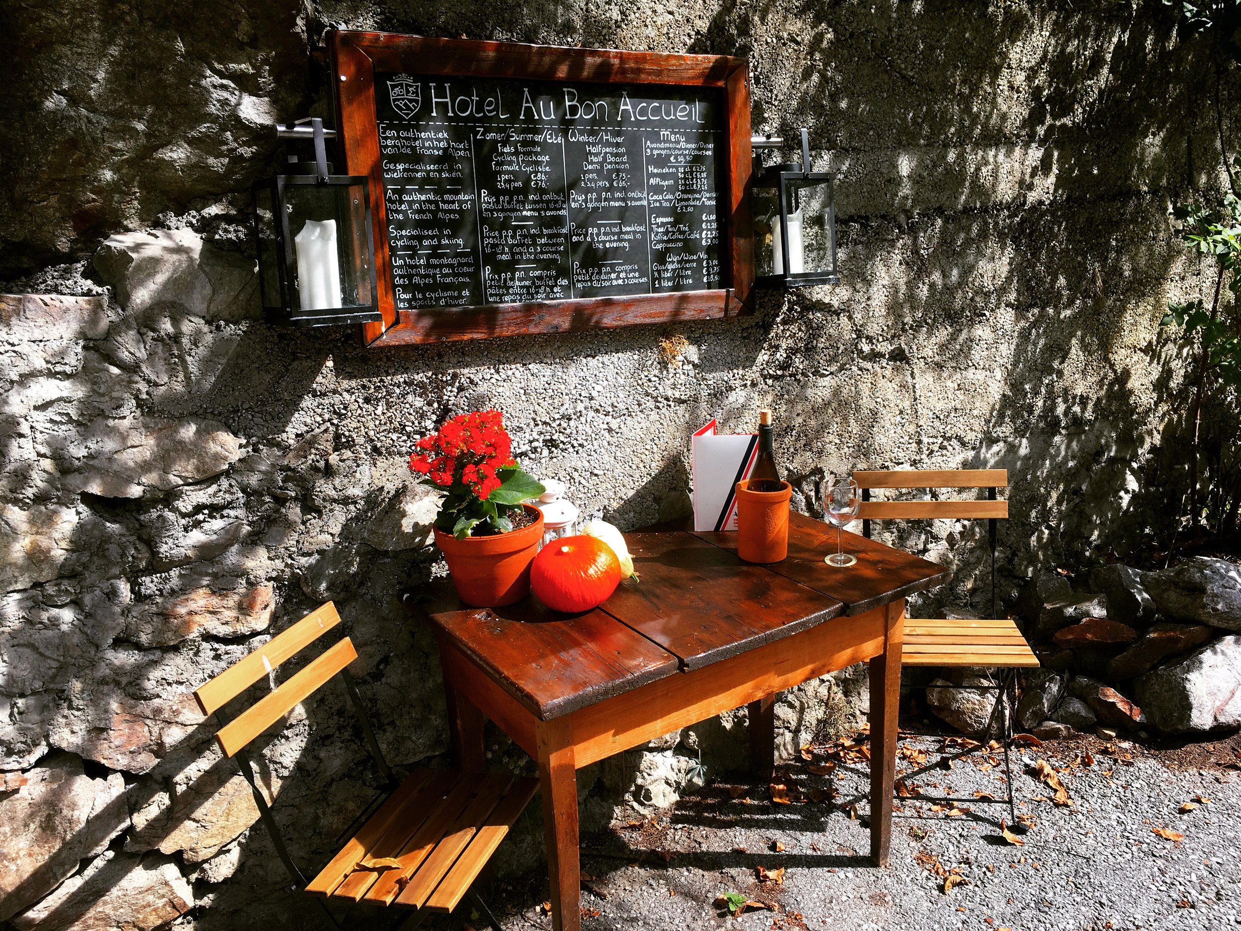  Hotel Au Bon Accueil  Un hôtel montagnard authentique au coeur des Alpes françaises   RÉSERVER  