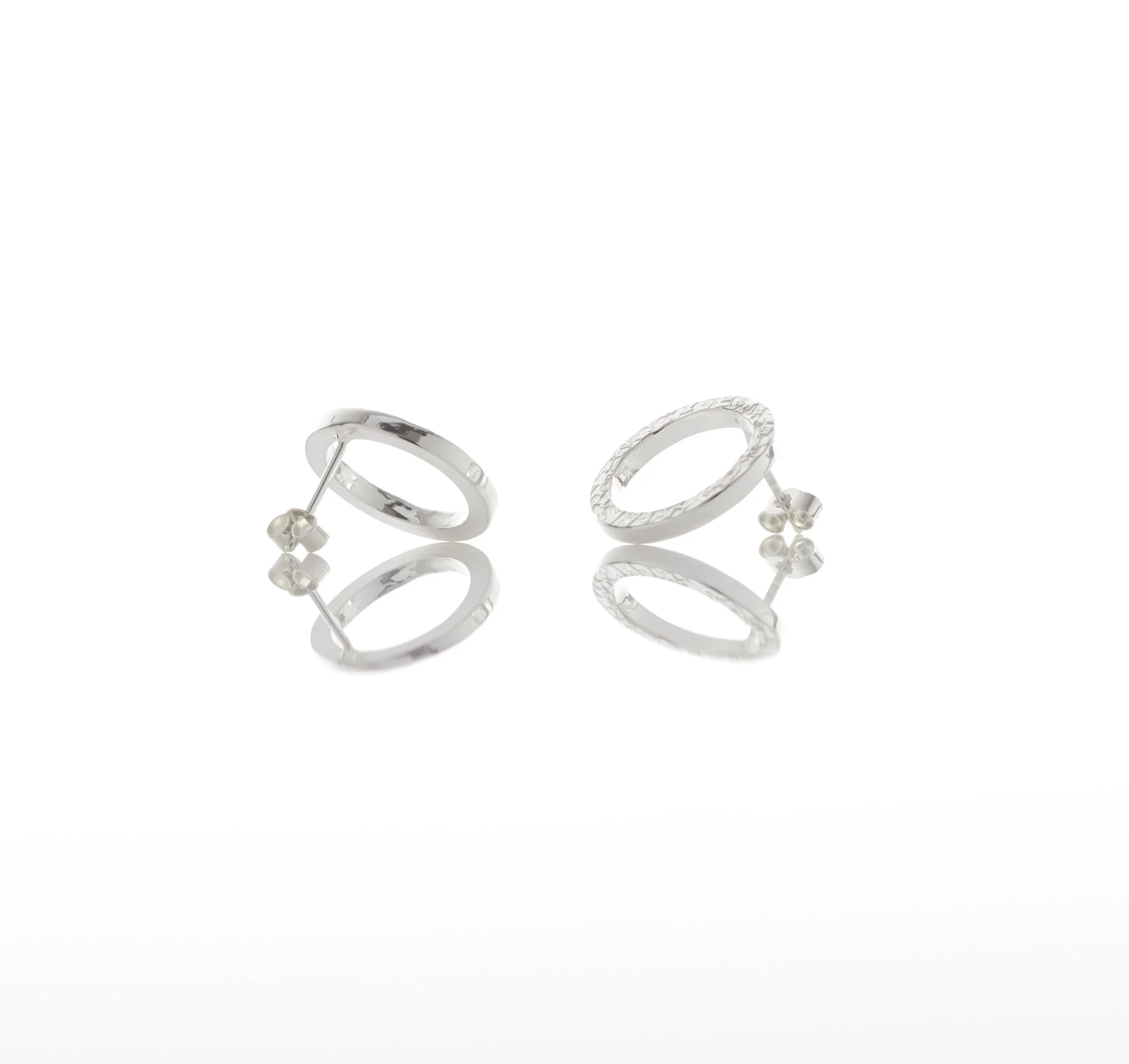 Dune-Circle-Silver-1.jpg