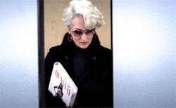 tumblr_pq8g5eiu4w1rdibb3o4_250.gif