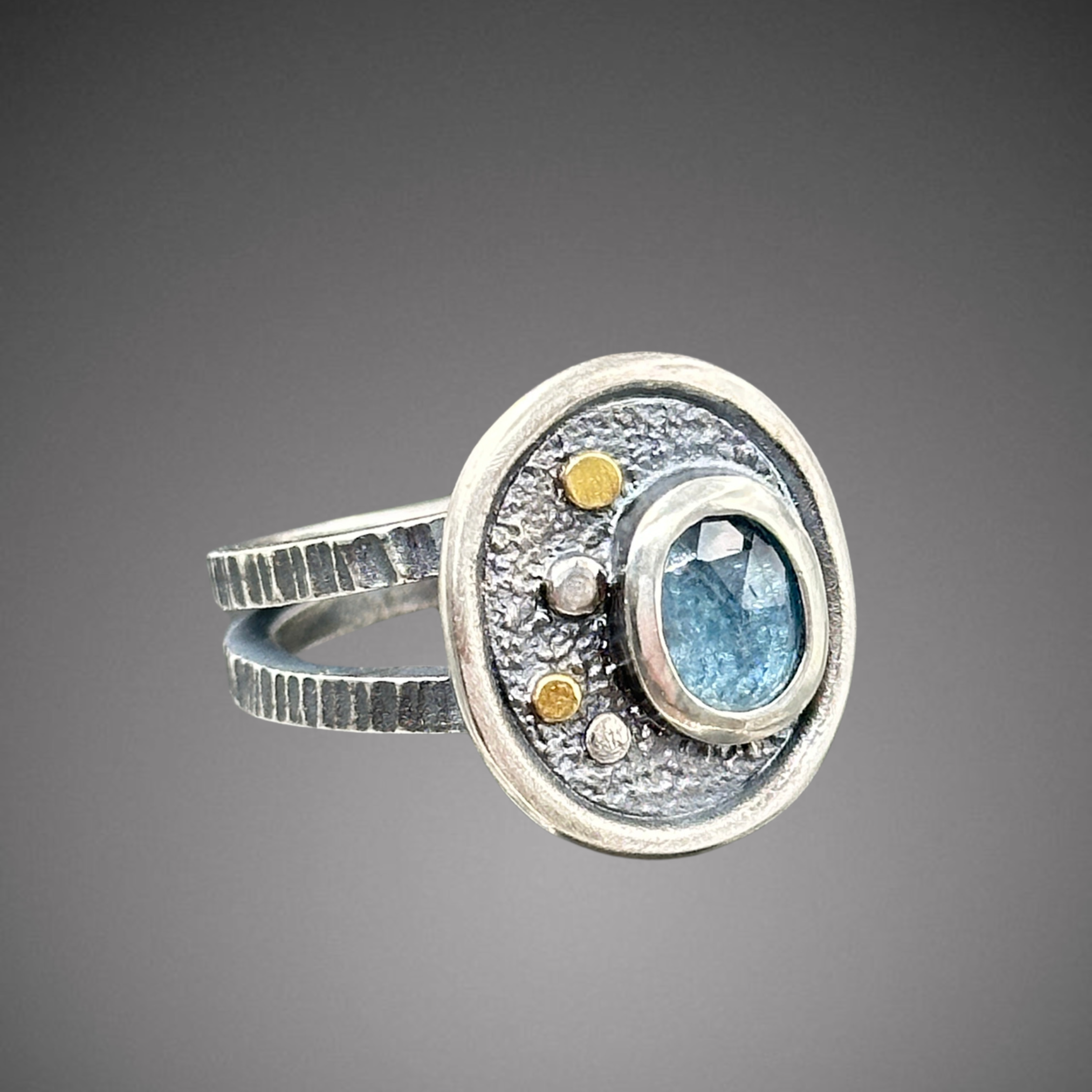 Oasis Ring with blue Kyanite