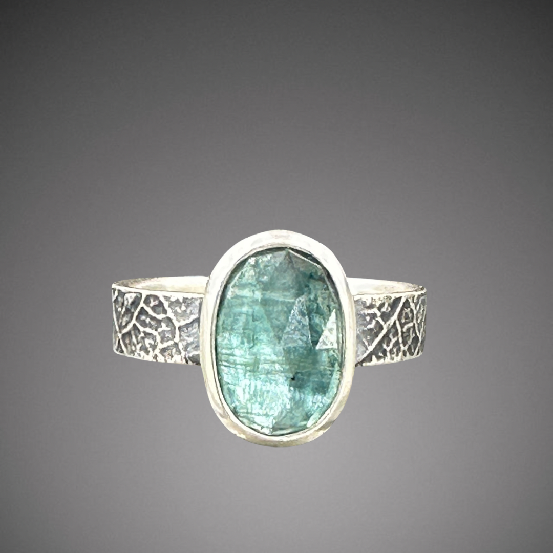 Kyanite on Leaf texture band