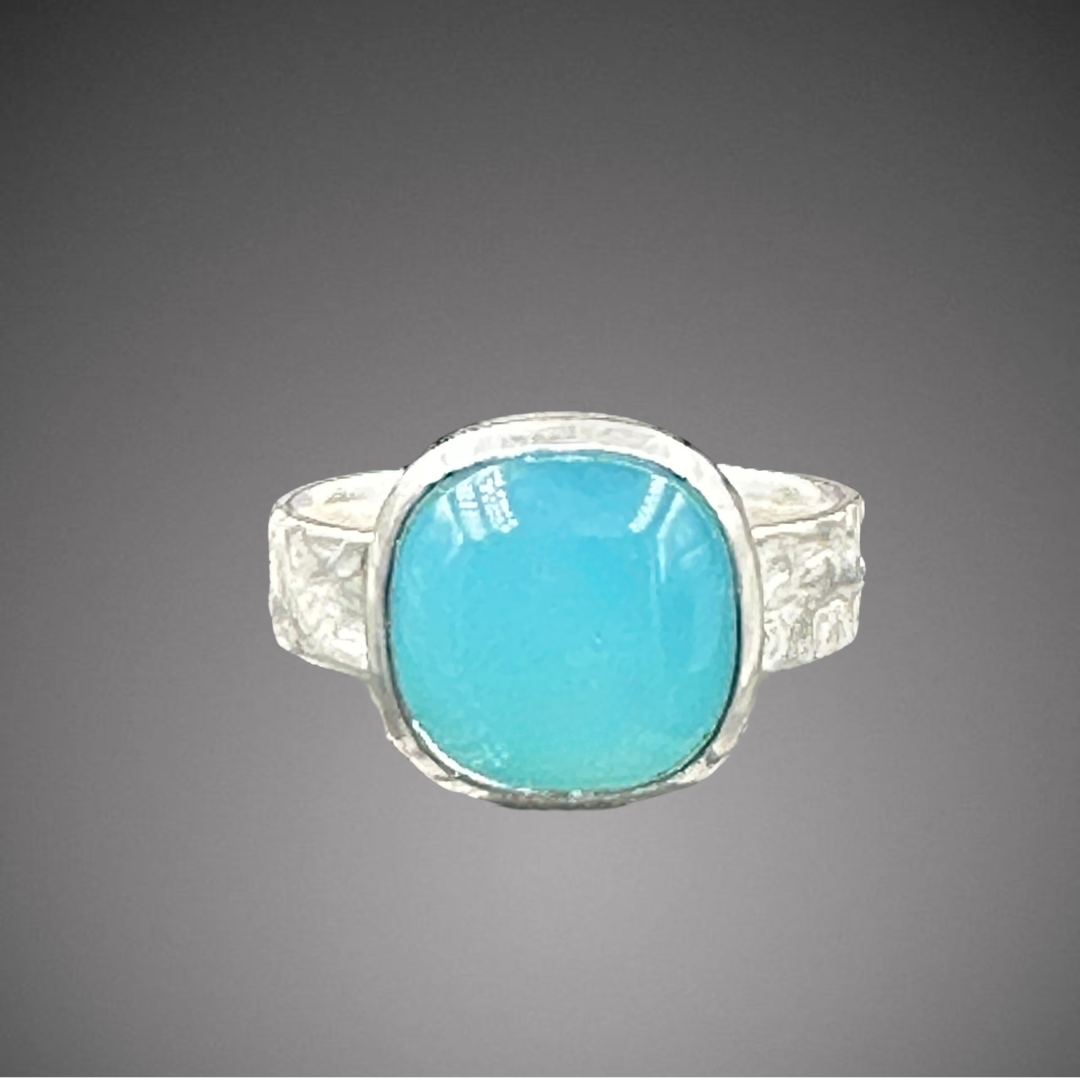 cushion chalcedoney on brick band.png