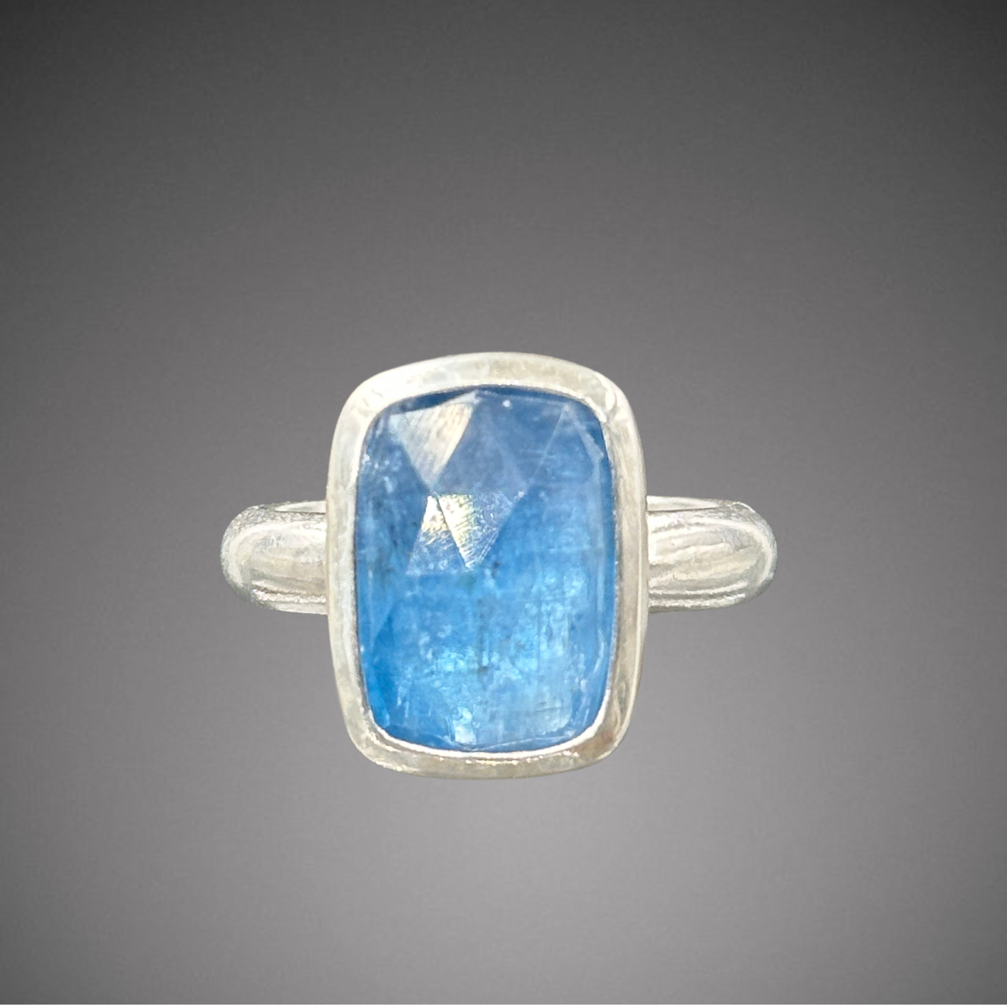 Blue Kyanite on smooth band