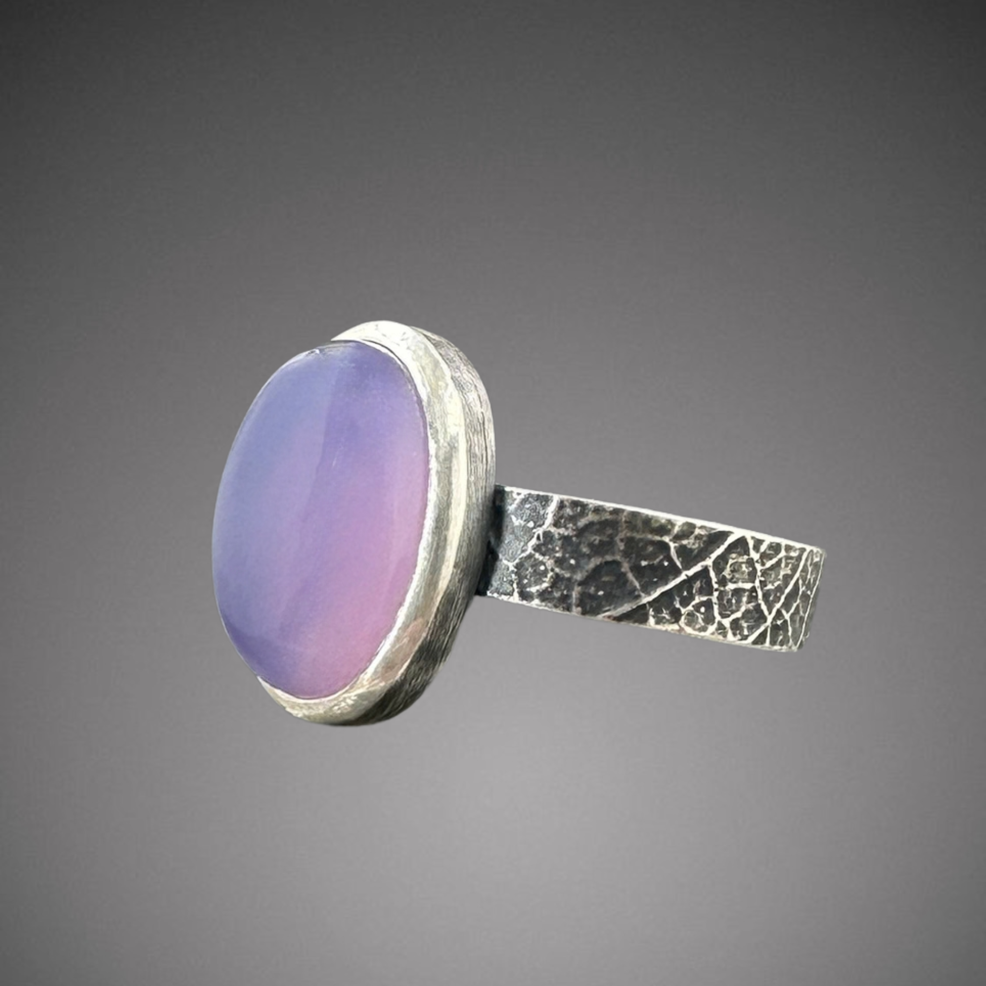 _purple chalcedony on leaf band side.png