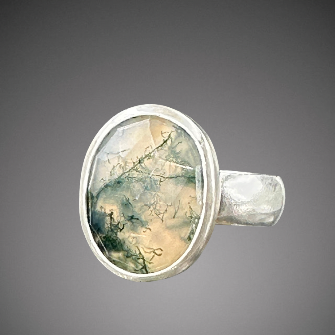 Oval Moss Agate on  wide smooth band
