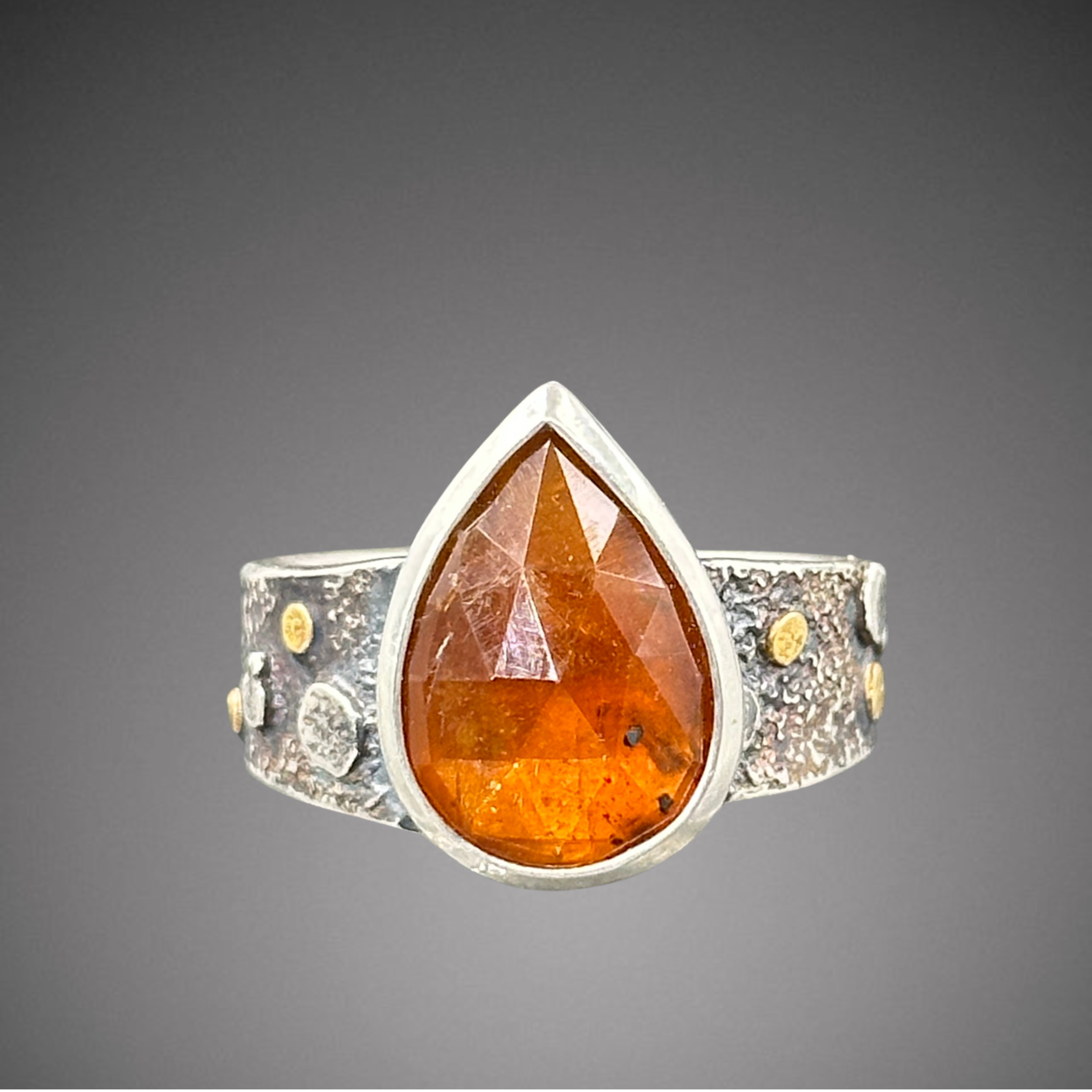 Orange Kyanite Pebble texture Ring with 22k