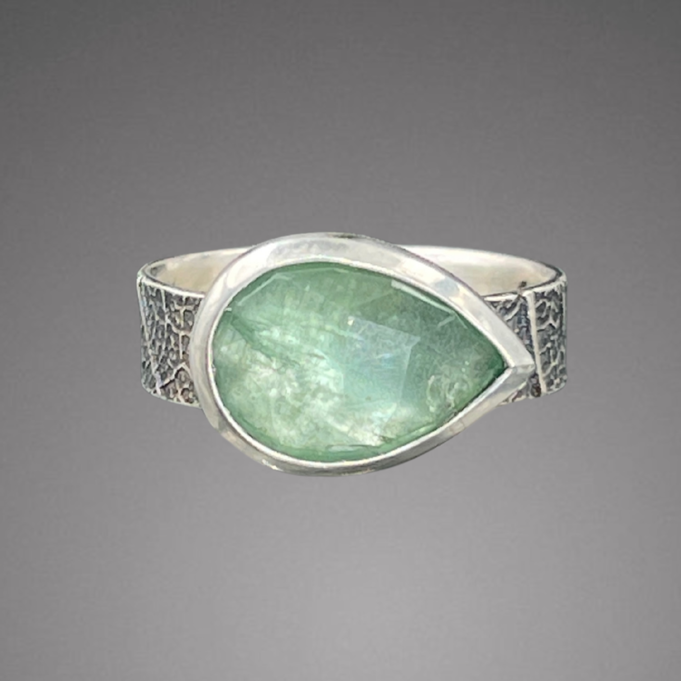 Green Kyanite on Leaf Band