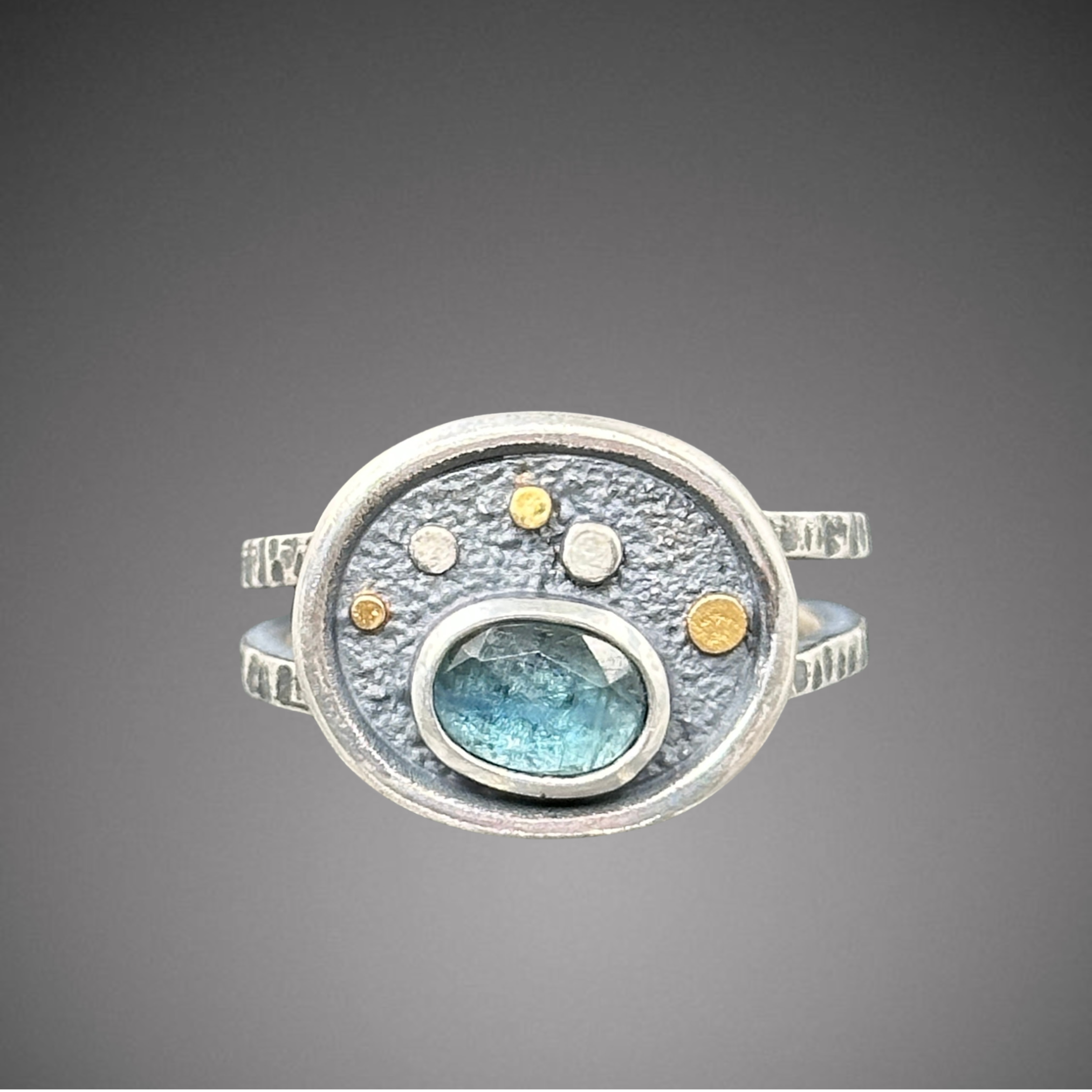 Oasis Ring with green Kyanite