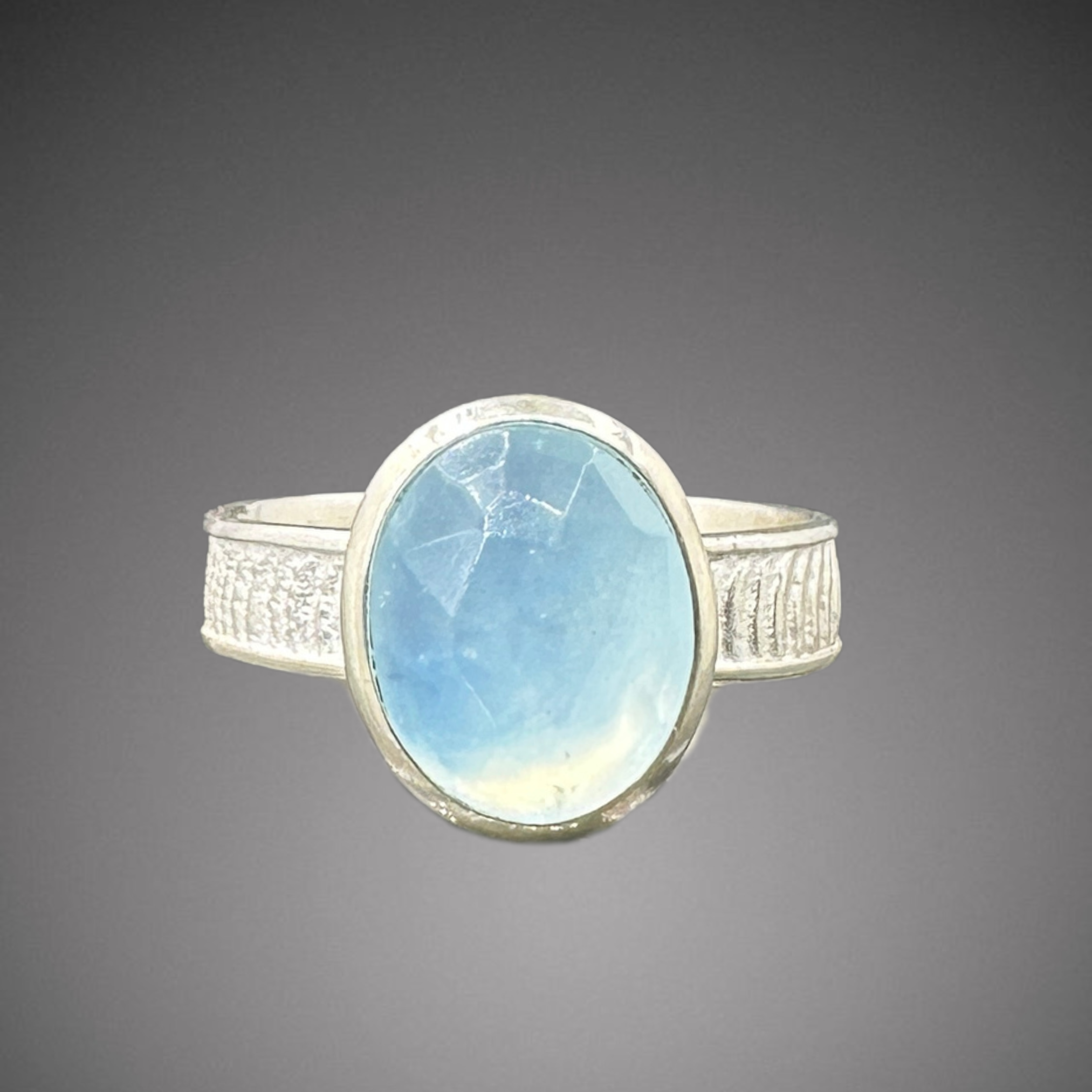 Aquamarine on cuttlefish band with edges size 9.5