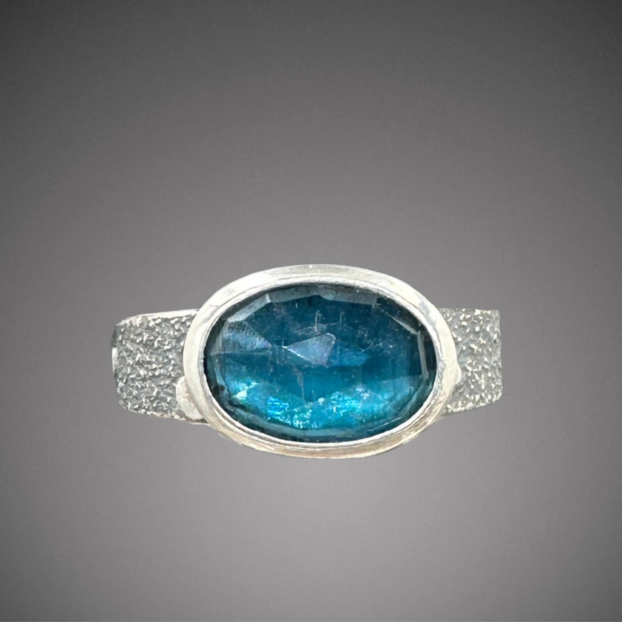 ew kyanite tapered pebble band .png