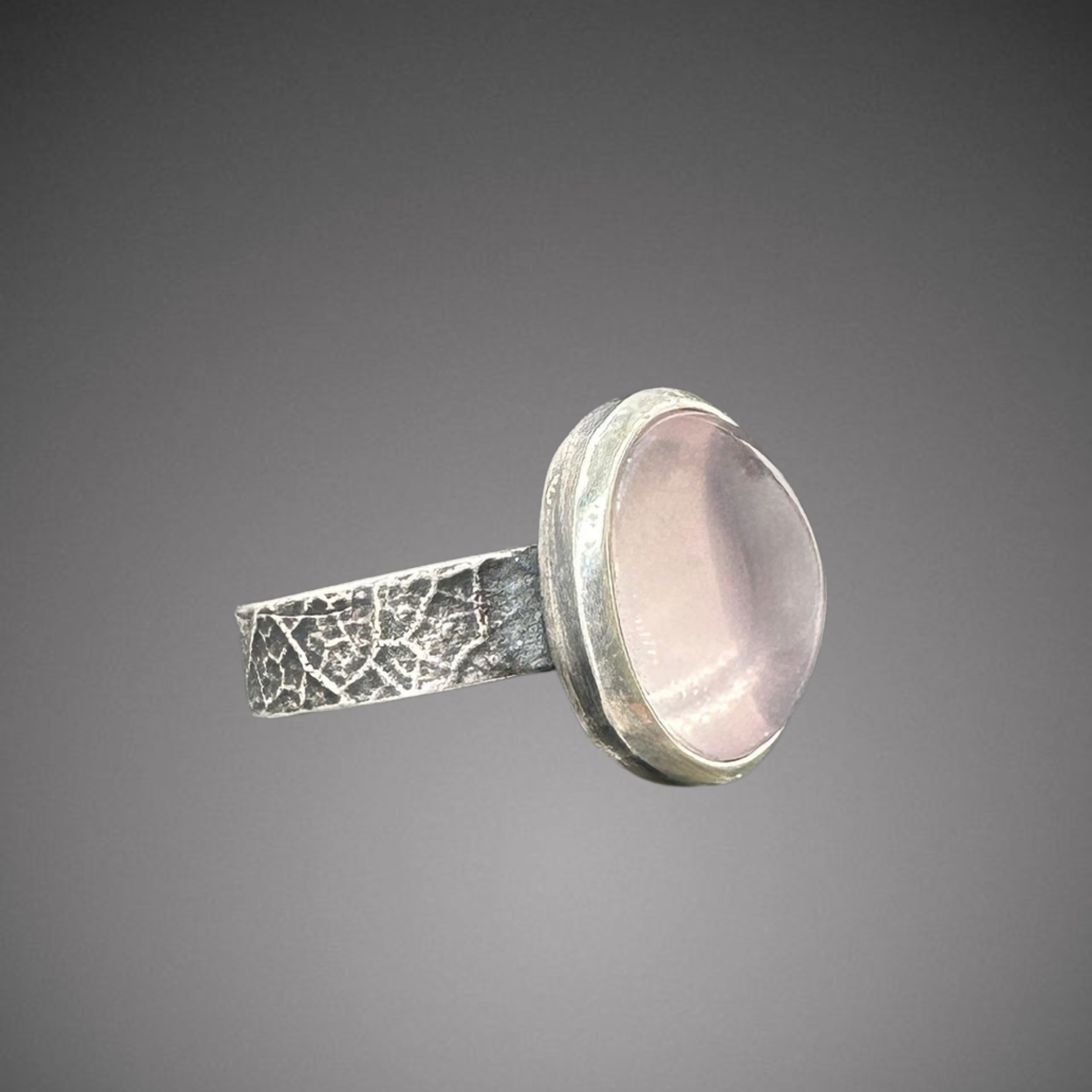 _rose quartz on leaf band side.png