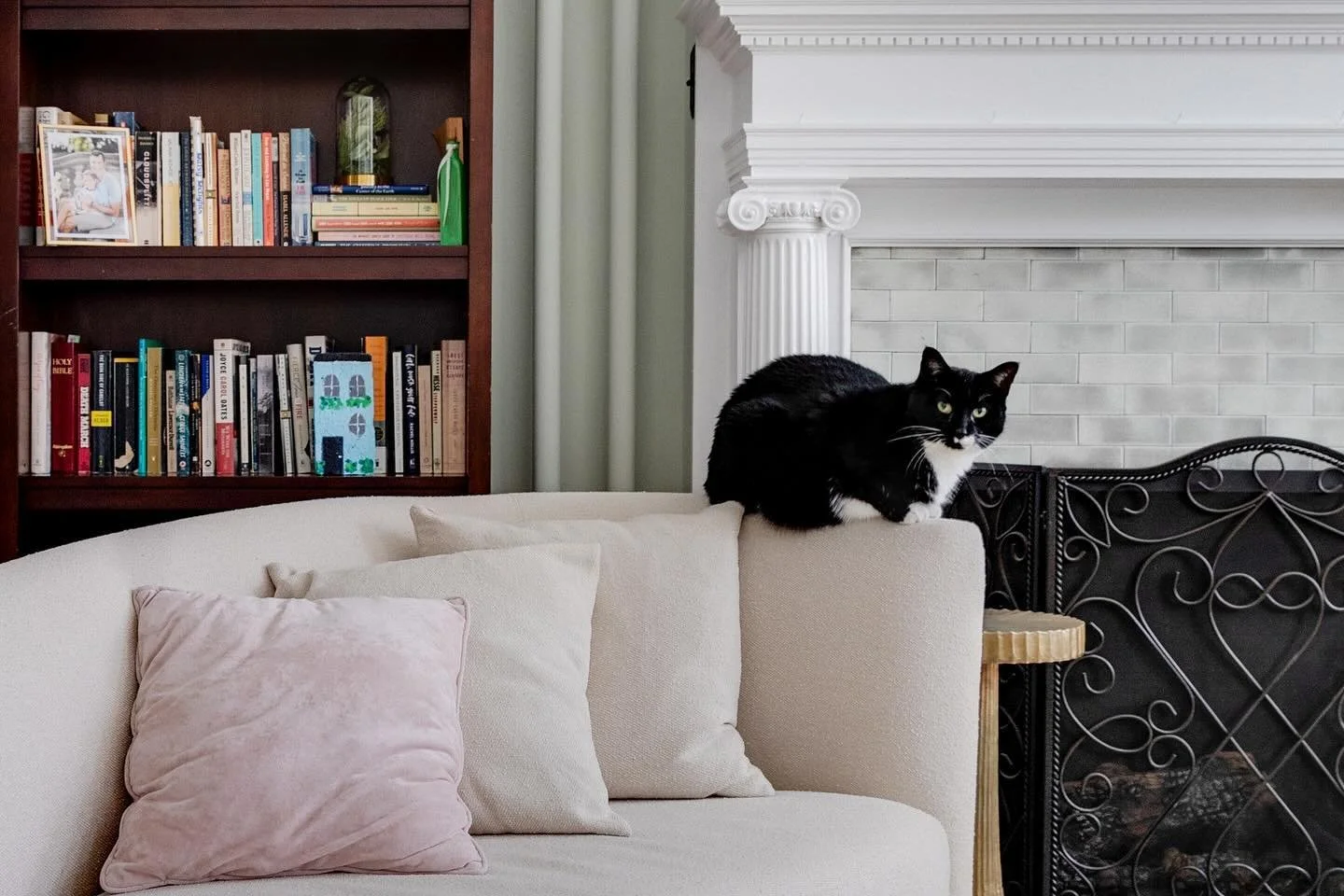 Great news! I&rsquo;m opening my books to NEW CLIENTS for commercial/portfolio work this fall and winter. This is for you interior designers, builders, architects, and tradespeople. 

I haven&rsquo;t taken new clients in ages so this is your chance! 