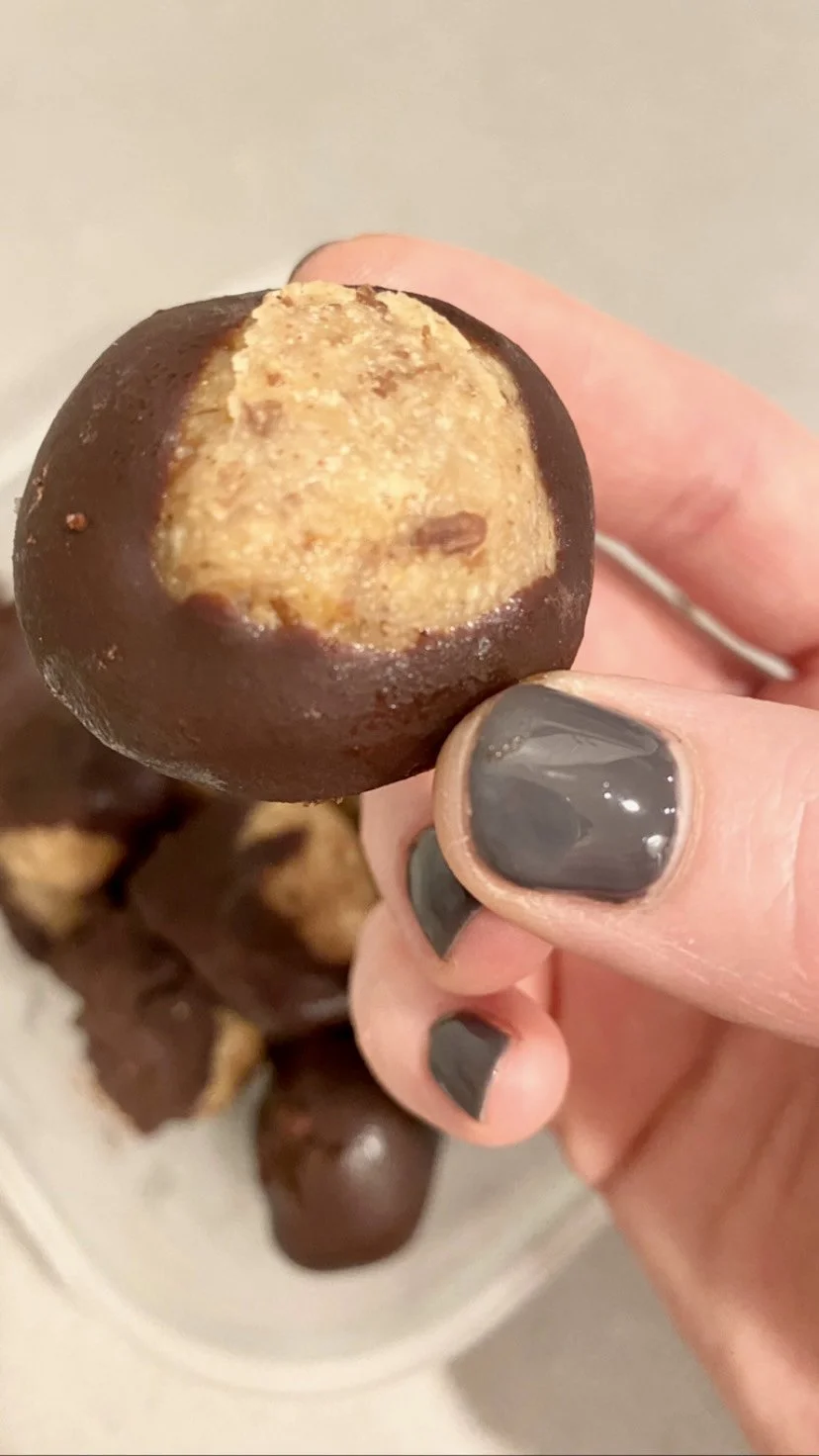 PB &amp; Chocolate Paleo Poppers