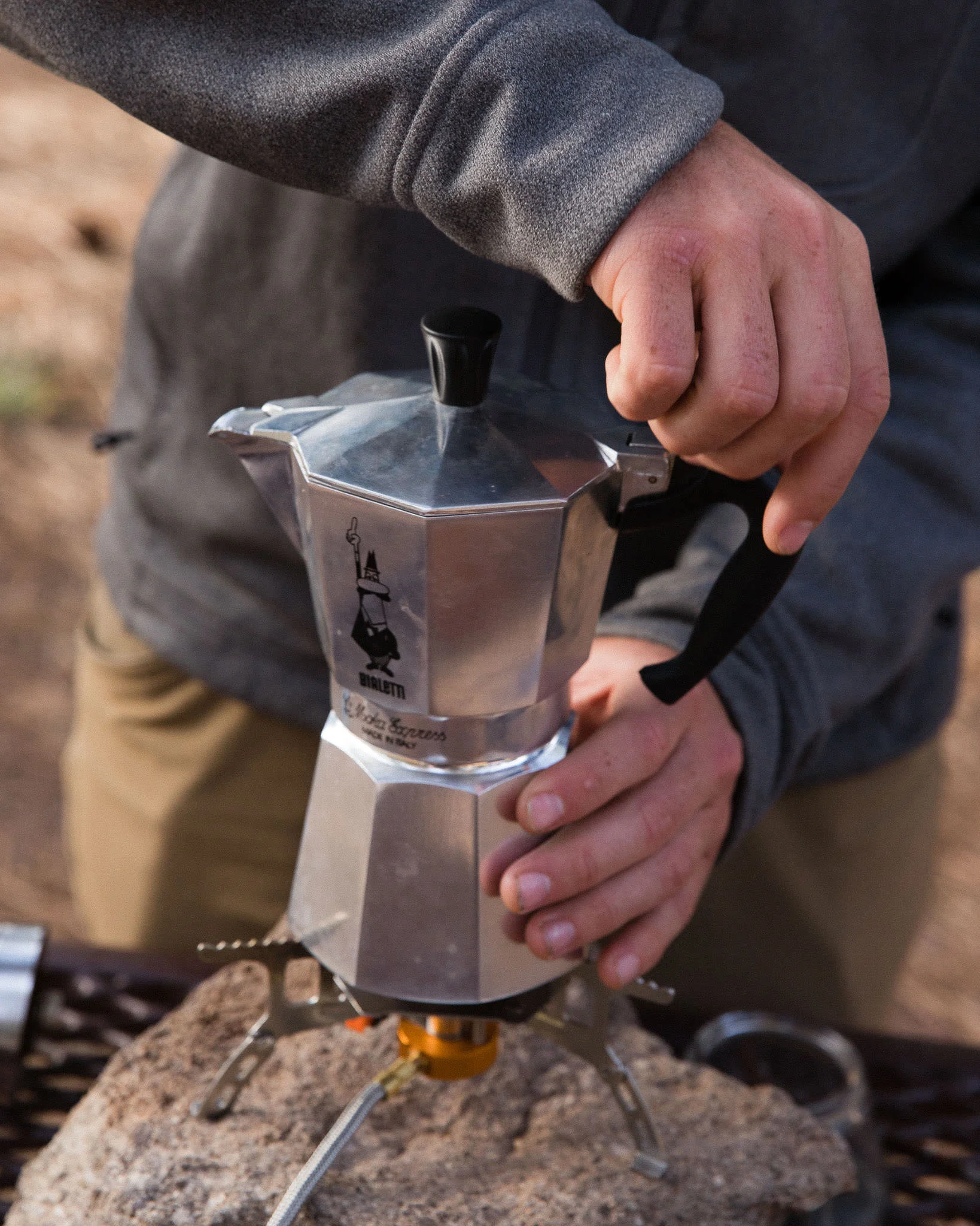 Screw the top chamber of the moka pot onto the bottom