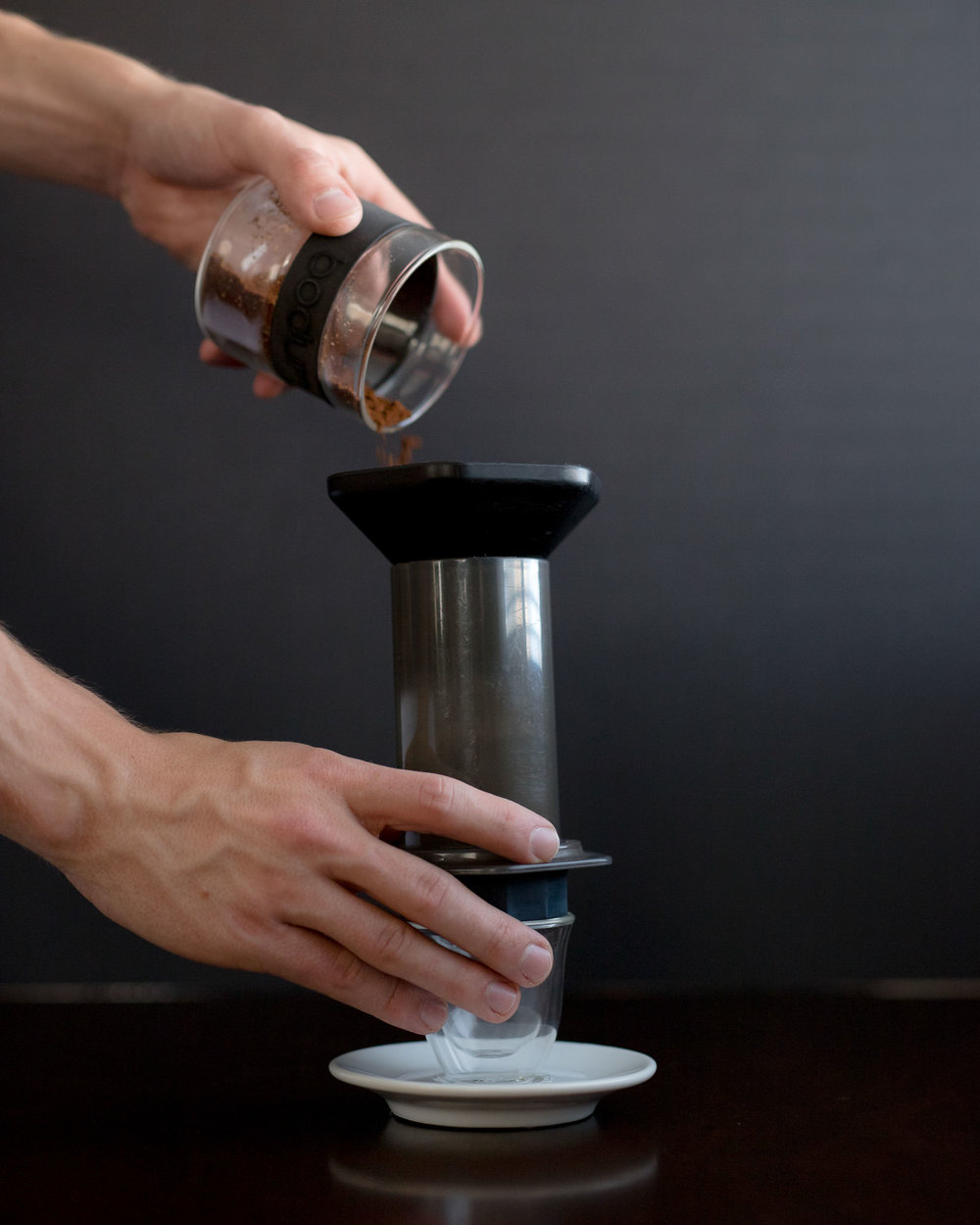 Add 20g of finely ground coffee to the Aeropress