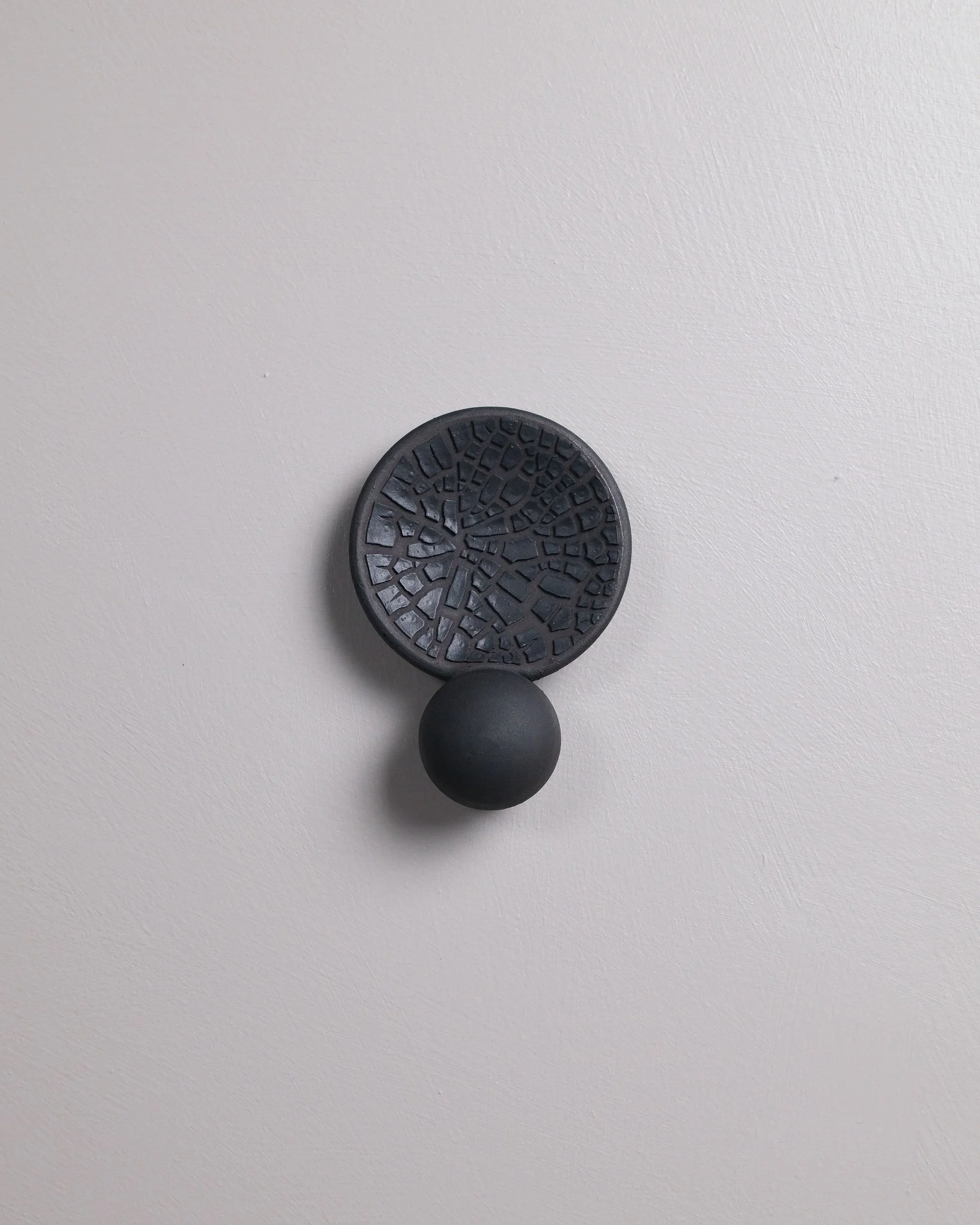 Droplet ∙ Black Crackle