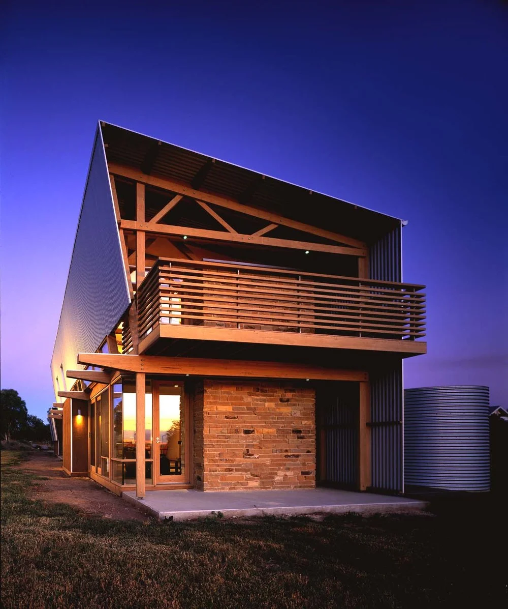  Victoria, Australia : Peter Woolard