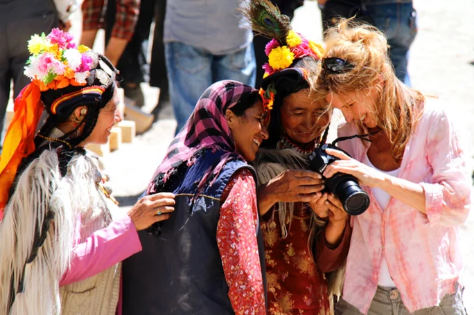 ... International Aid ..... Renate Carius ....