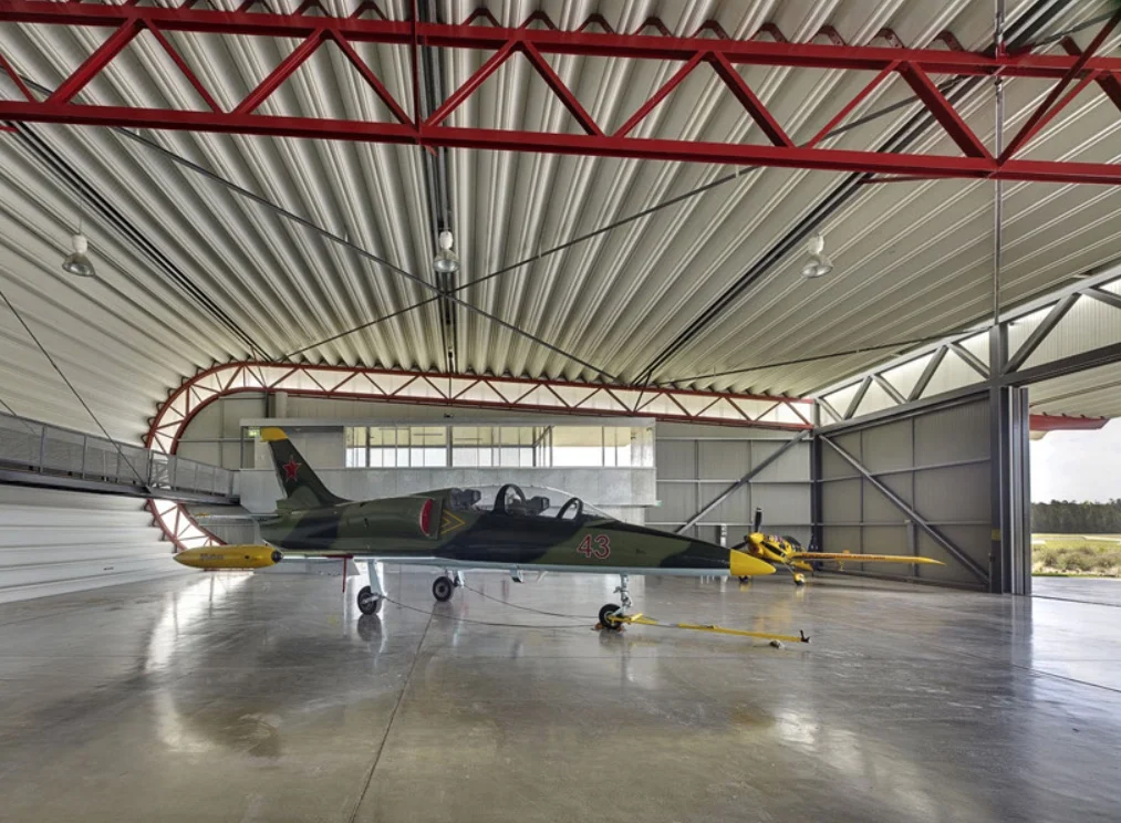 Hanger C.jpeg