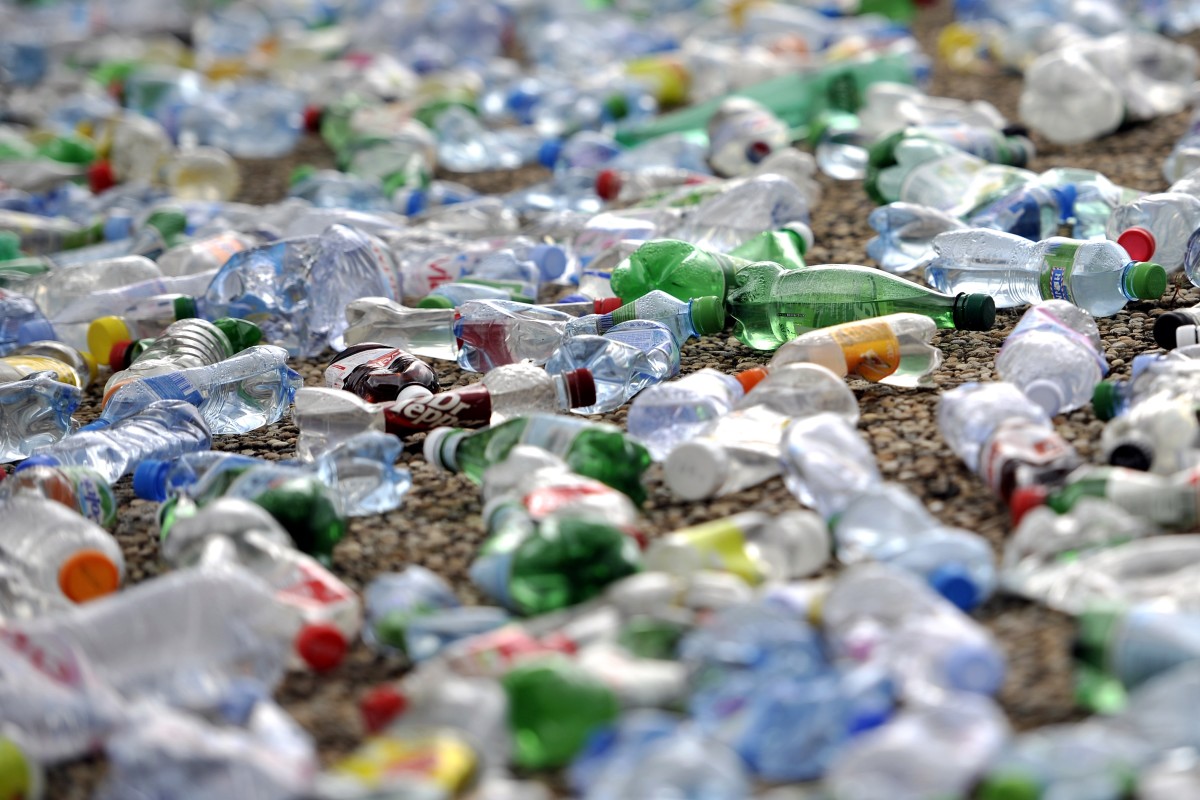 plastics-crisis-line-in-the-sand-fashion-brands-commitment.jpg