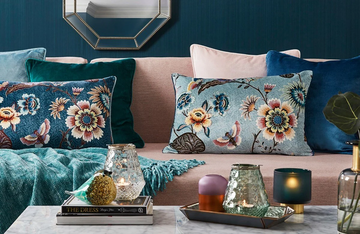 bed bath table cushions