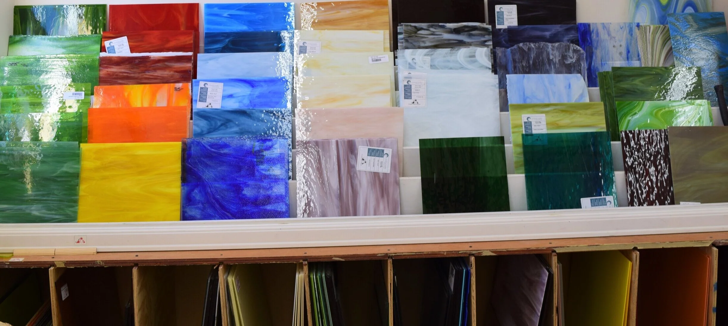 Glass rack w cubbie3.jpg