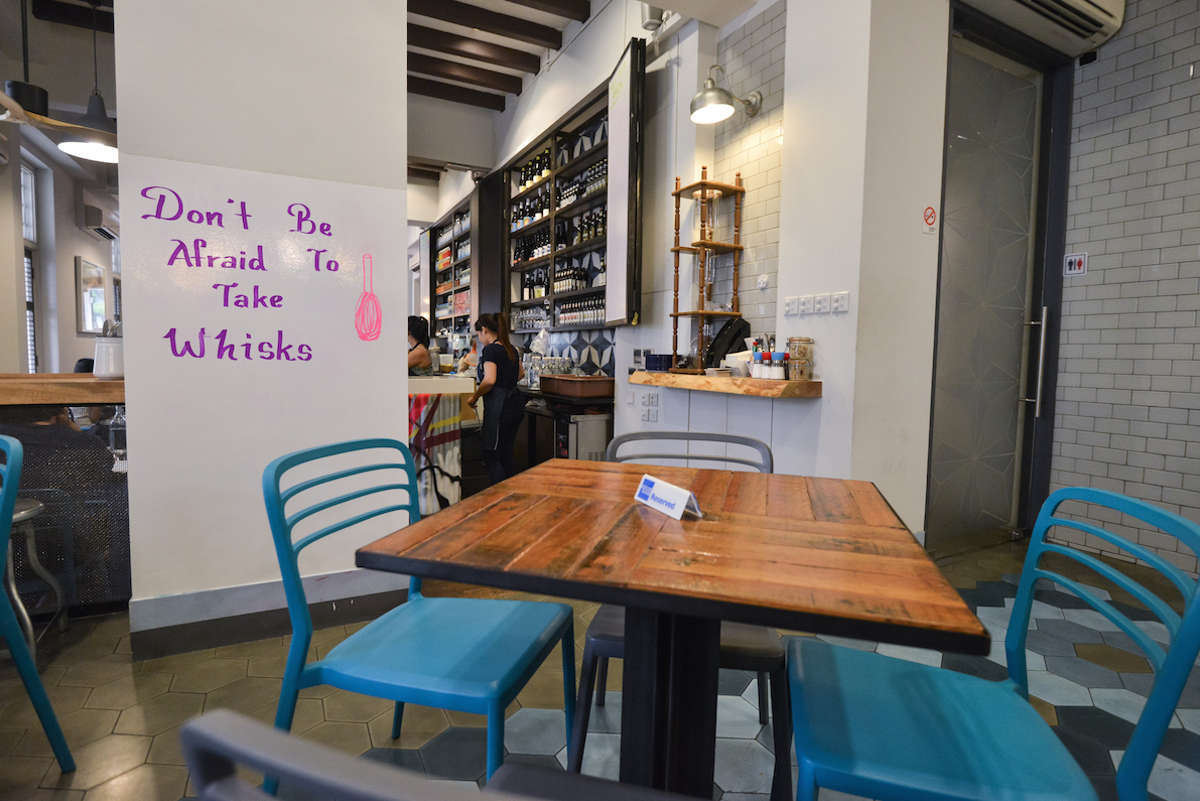 The LoKal @Neil Rd - IdeaPaint helps build character at this Aussie cafe in Singapore.