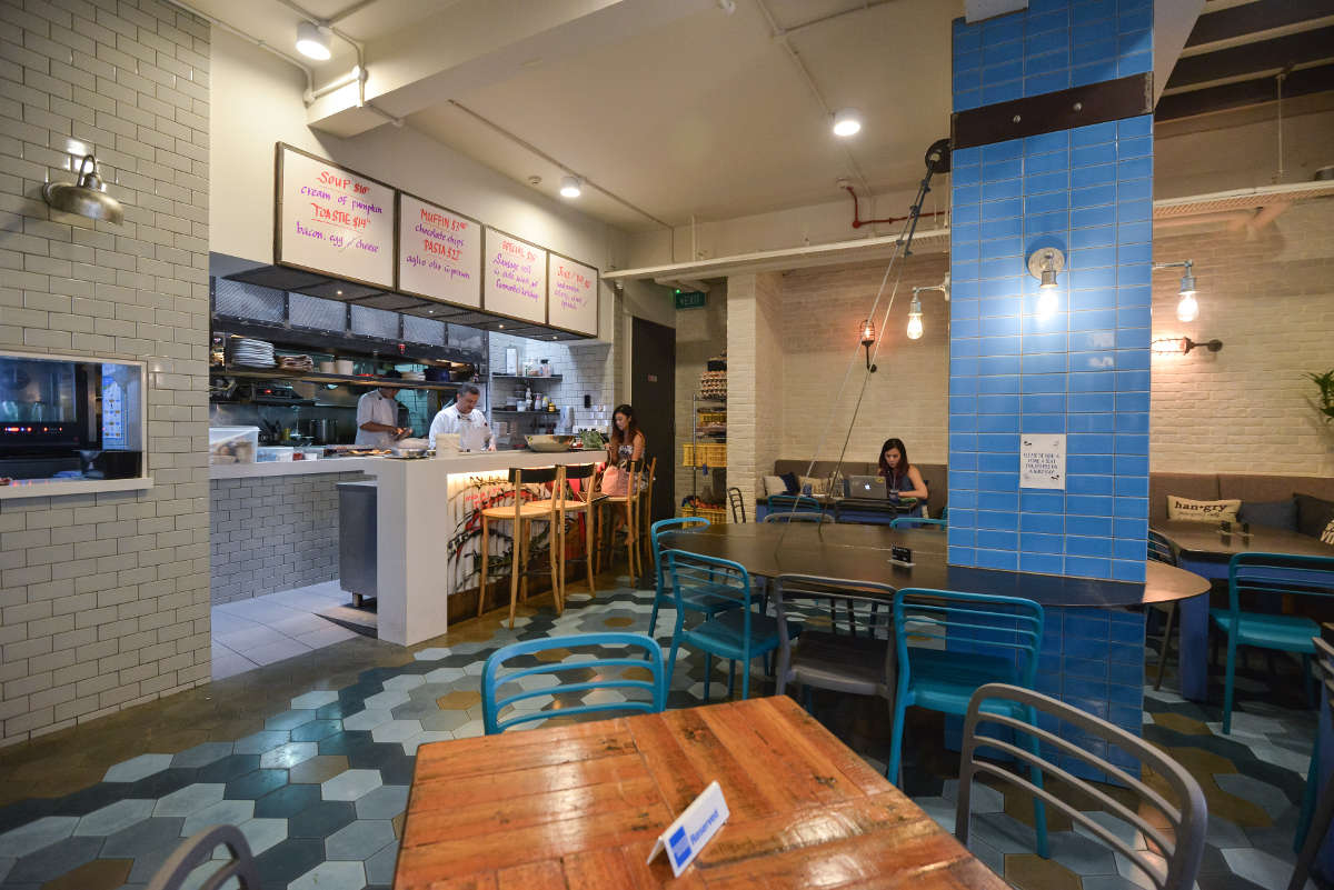 The LoKal @Neil Rd - IdeaPaint helps build character at this Aussie cafe in Singapore.