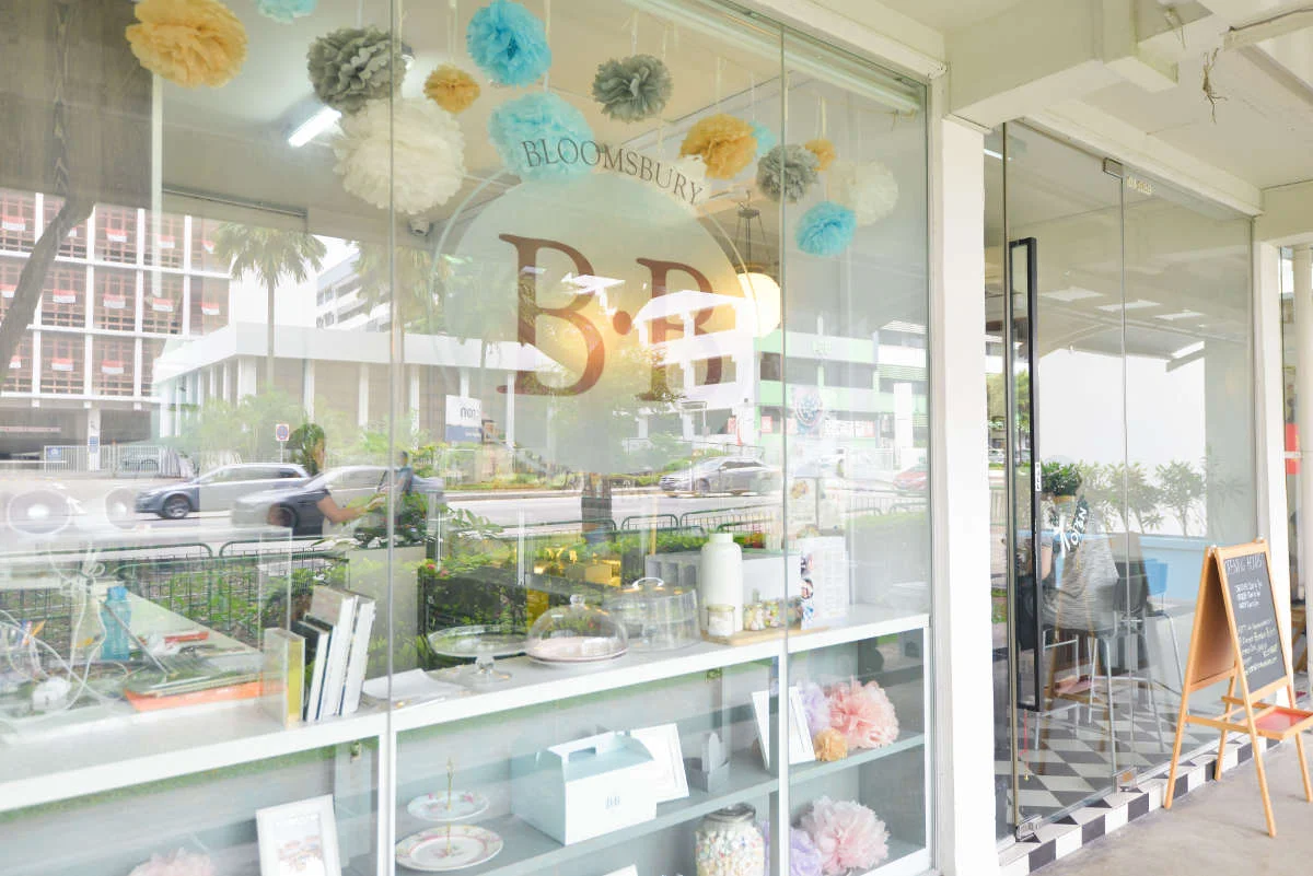 Bloomsbury Bakers - With dry erase IdeaPaint Pro-White and Clear wall finishes, its customers create their own chill at this cafe.