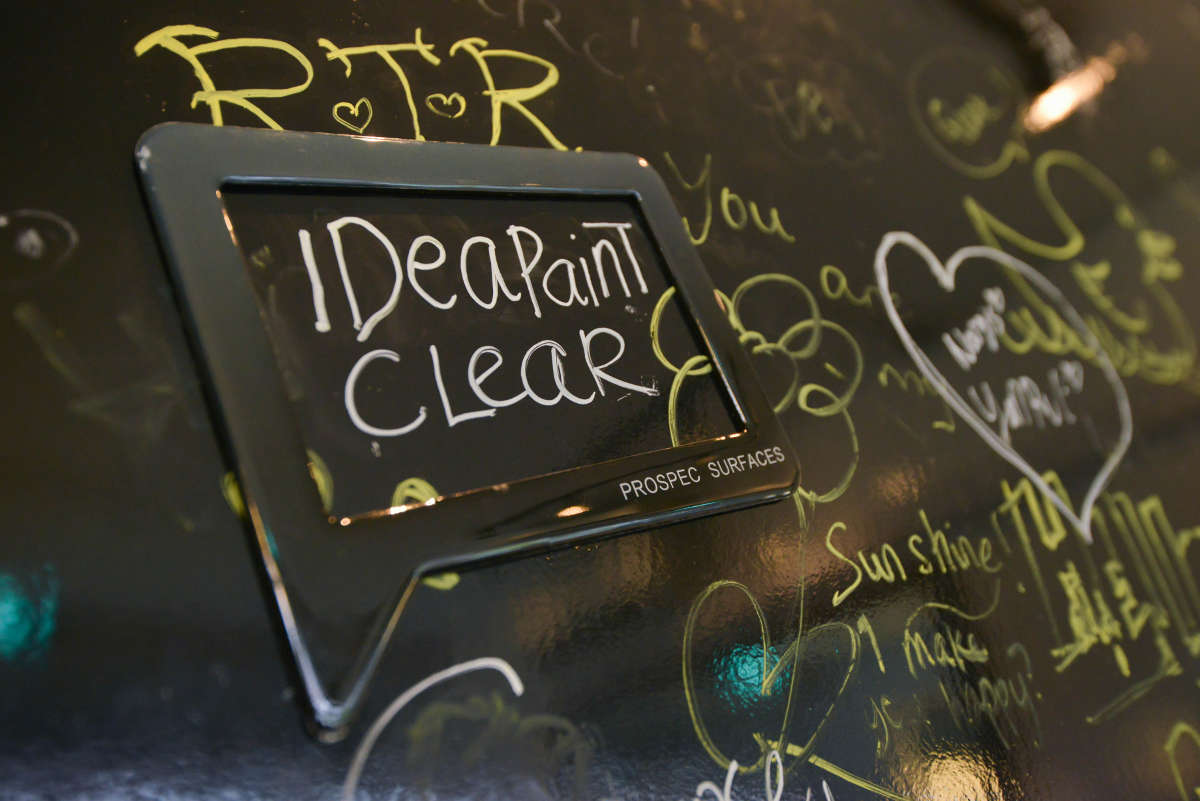 Bloomsbury Bakers - With dry erase IdeaPaint Pro-White and Clear wall finishes, its customers create their own chill at this cafe.
