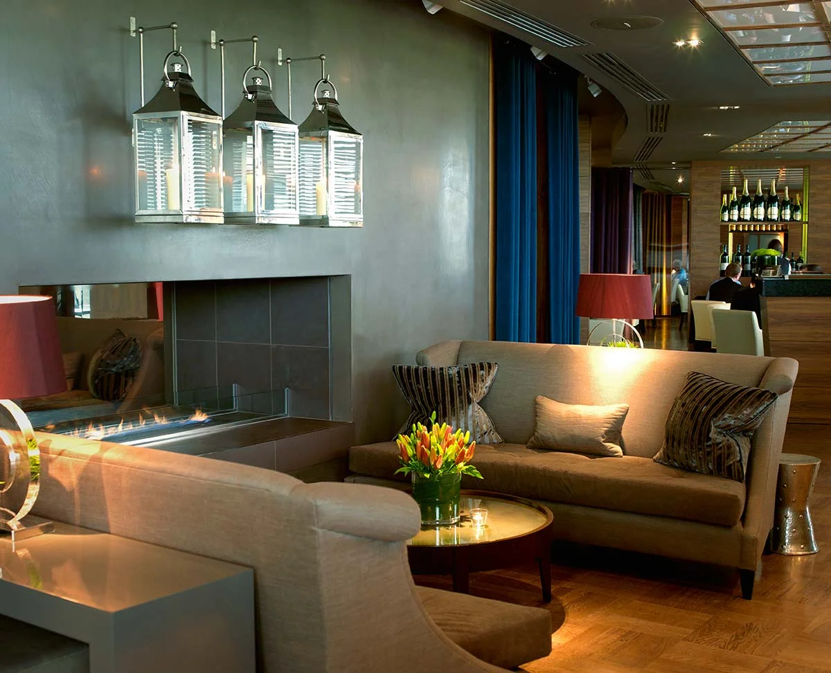 Smooth Polished Plaster - Aviator Hotel in Farnborough- Credit Armourcoat