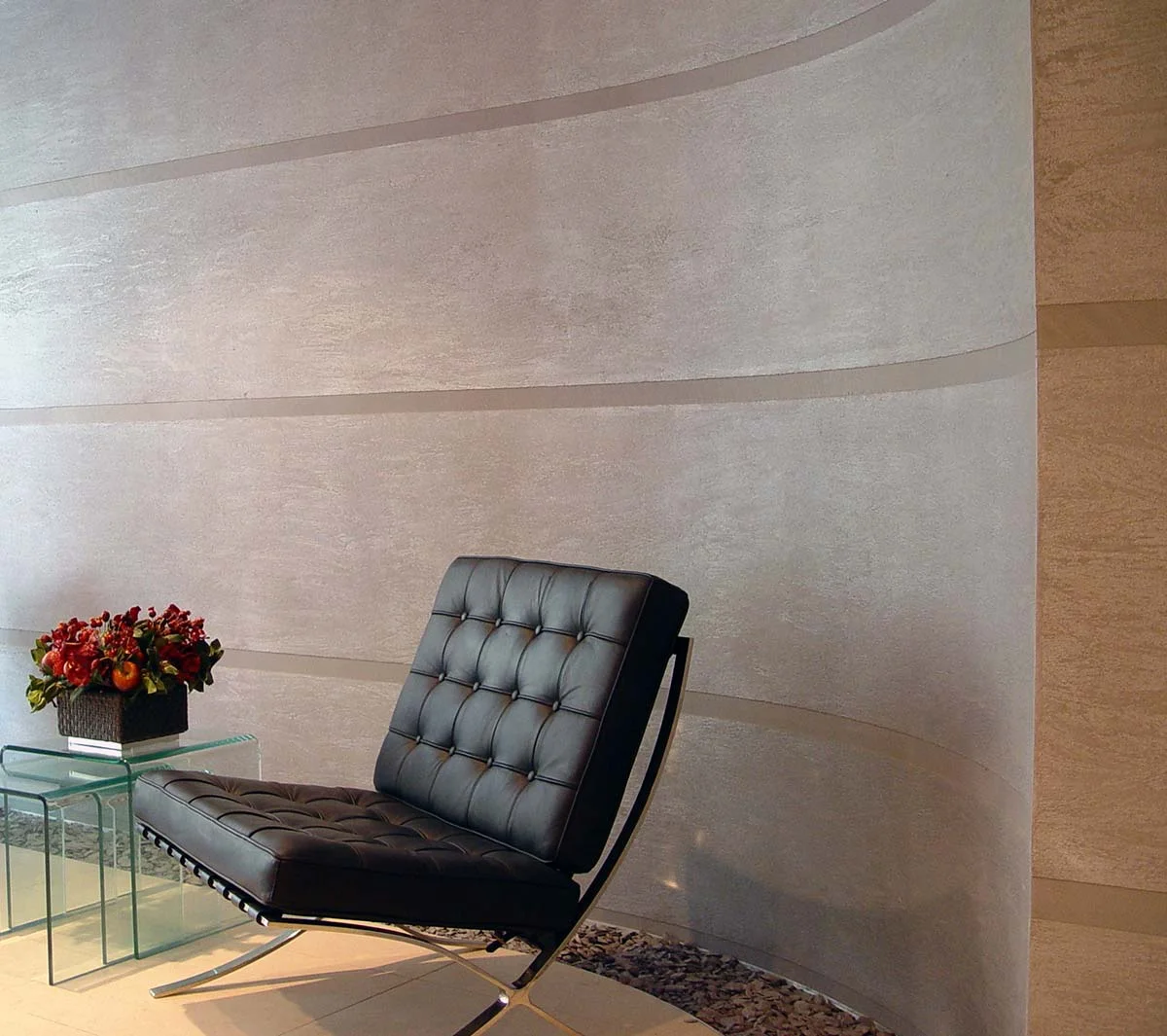 Dragged Polished Plaster Finish - Curved wall in reception- Credit Armourcoat