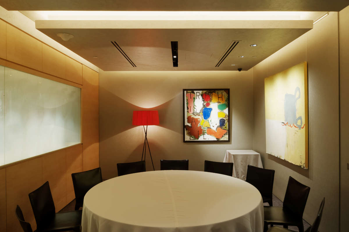 Iggy's Restaurant- Armourcoat on walls and Perlata on ceiling