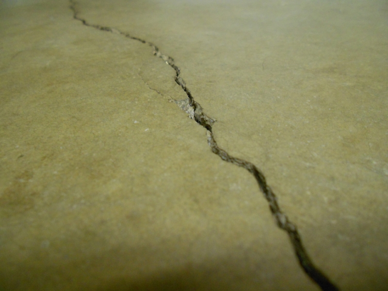 Cracked natural stone - a construction nightmare
