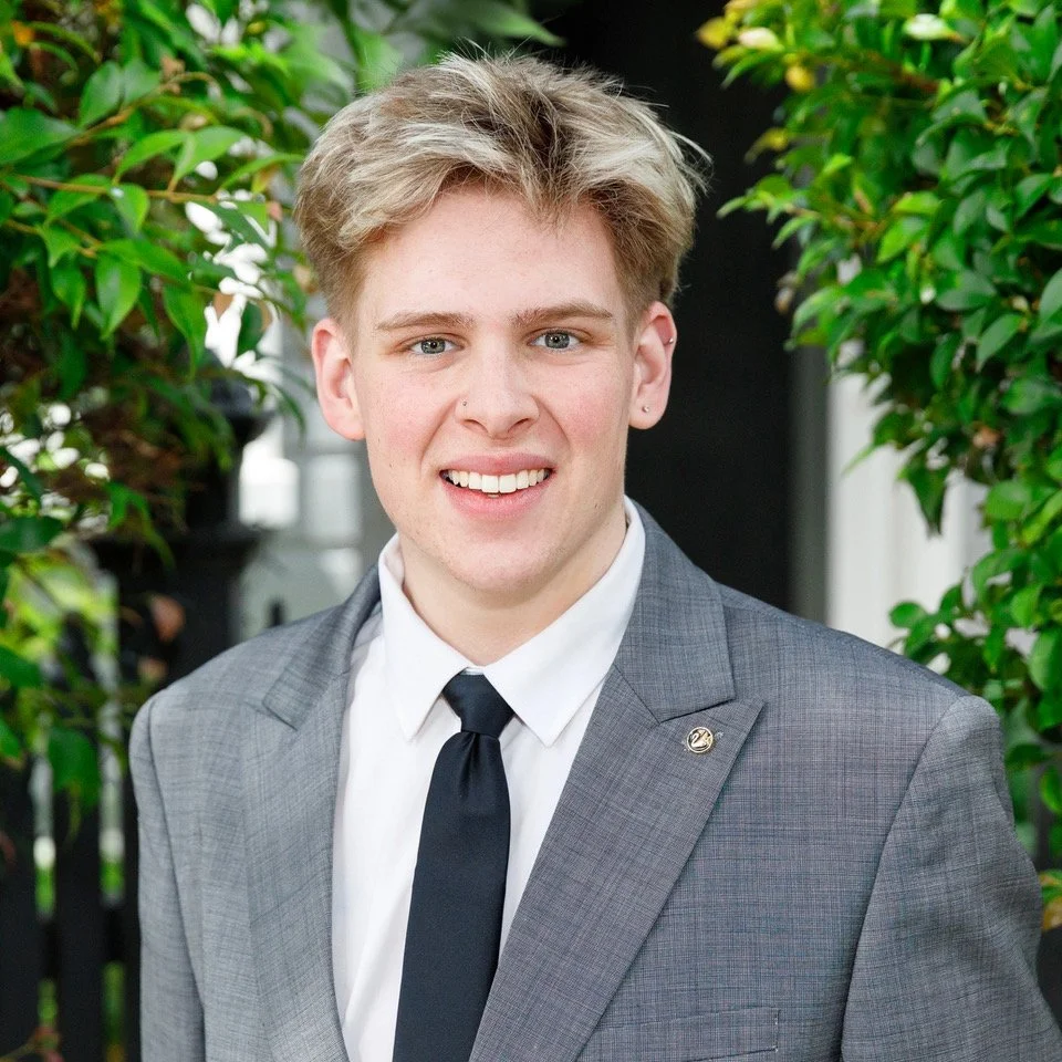 CALLUM 6654 SQR.jpeg